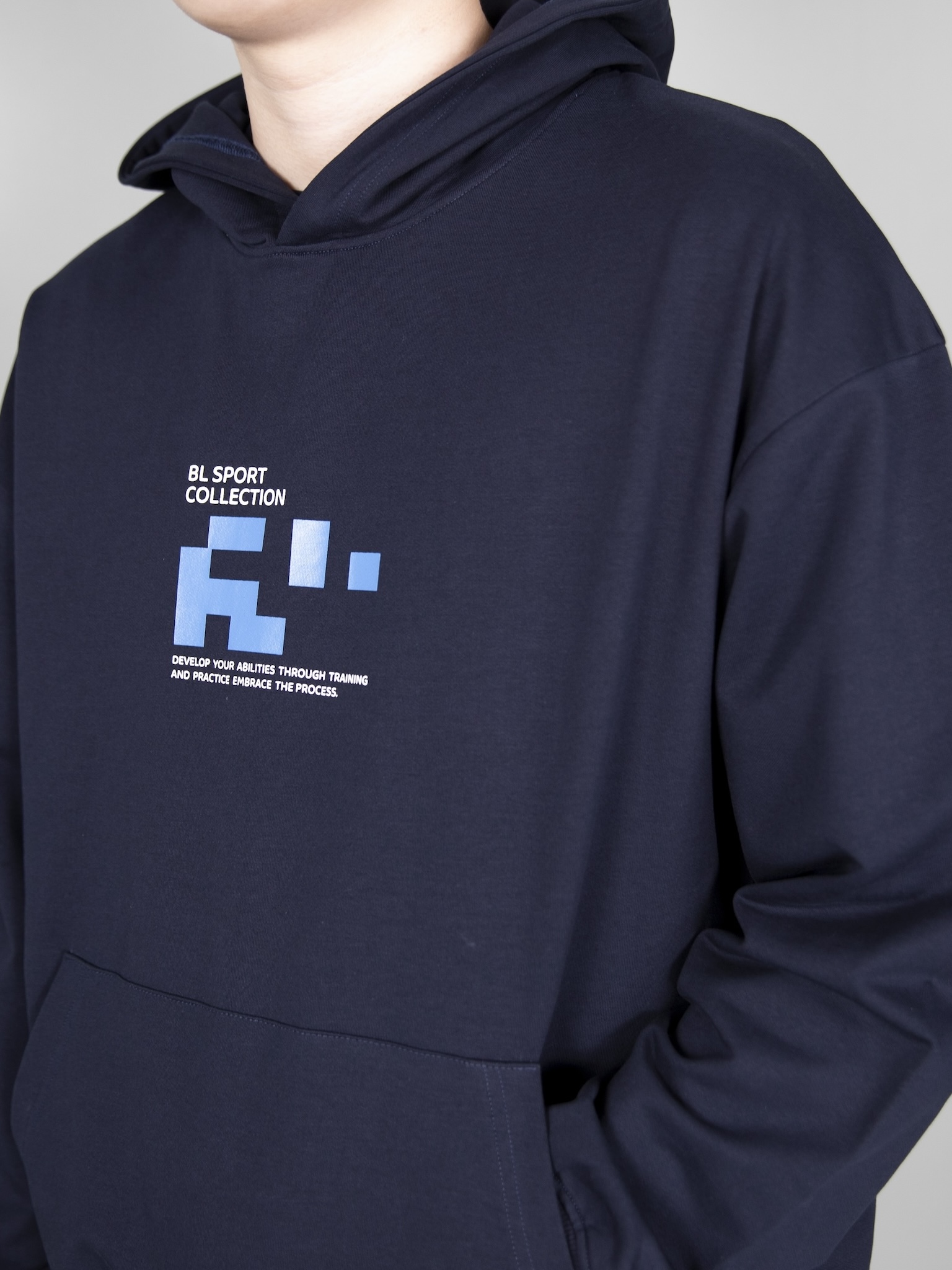 Áo nỉ hoodie màu navy túi ngực_thumbnail_2