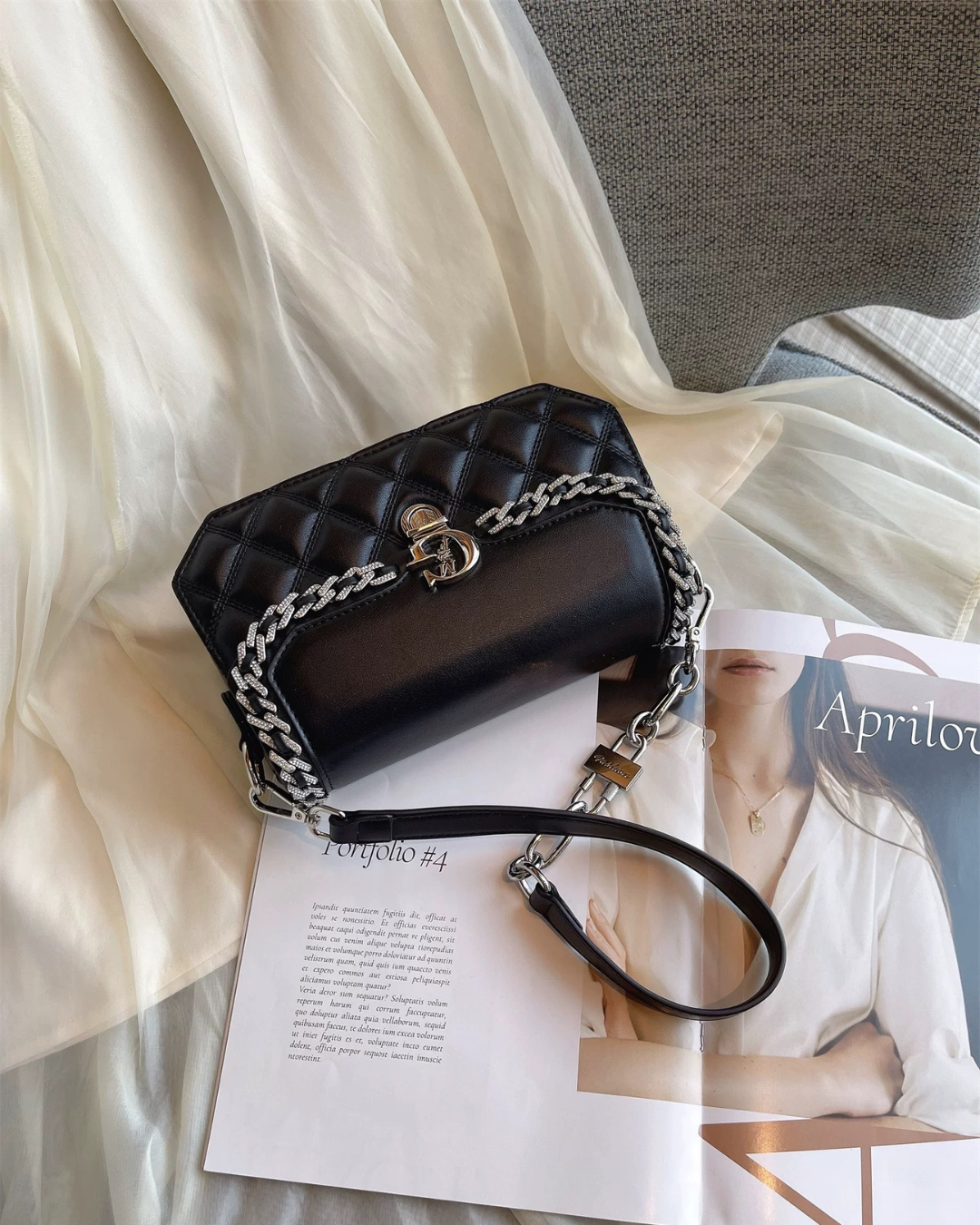 Túi xách nữ UHE_2524 ELY – đeo vai da chần ô, viền quấn bạc, khóa sang trọng – Đen/Trắng