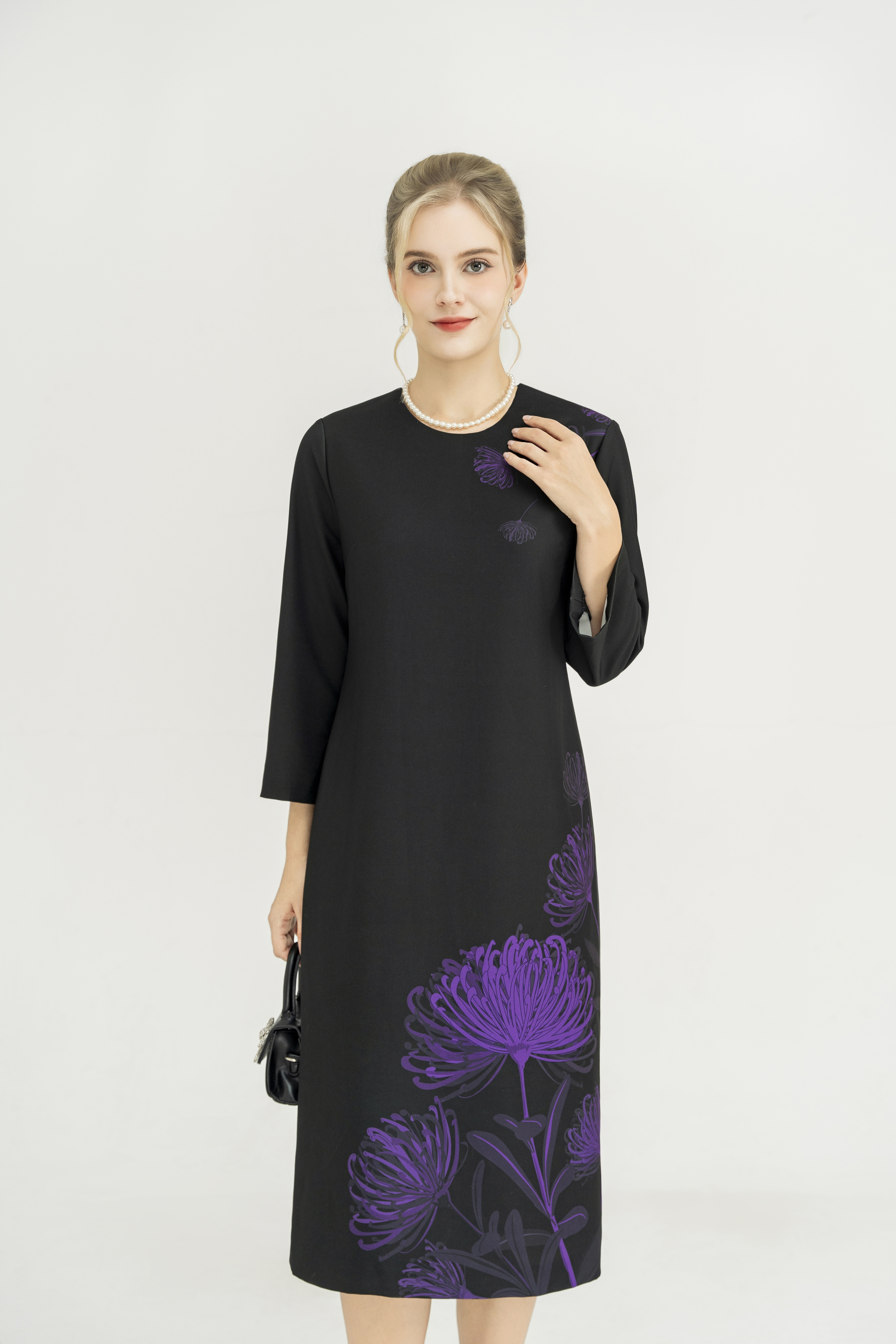 Váy Đầm Suông Vải thô dày Hoạ tiết hoa tím  Cổ tròn Tay dài Dài đến bắp chân_thumbnail_2