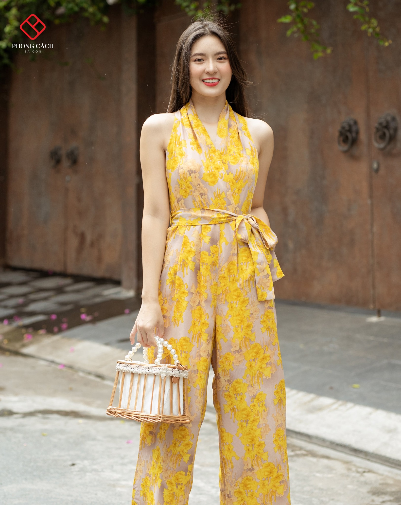 Jumpsuit thiết kế kiểu cổ yếm cột eo cá tính_thumbnail_3