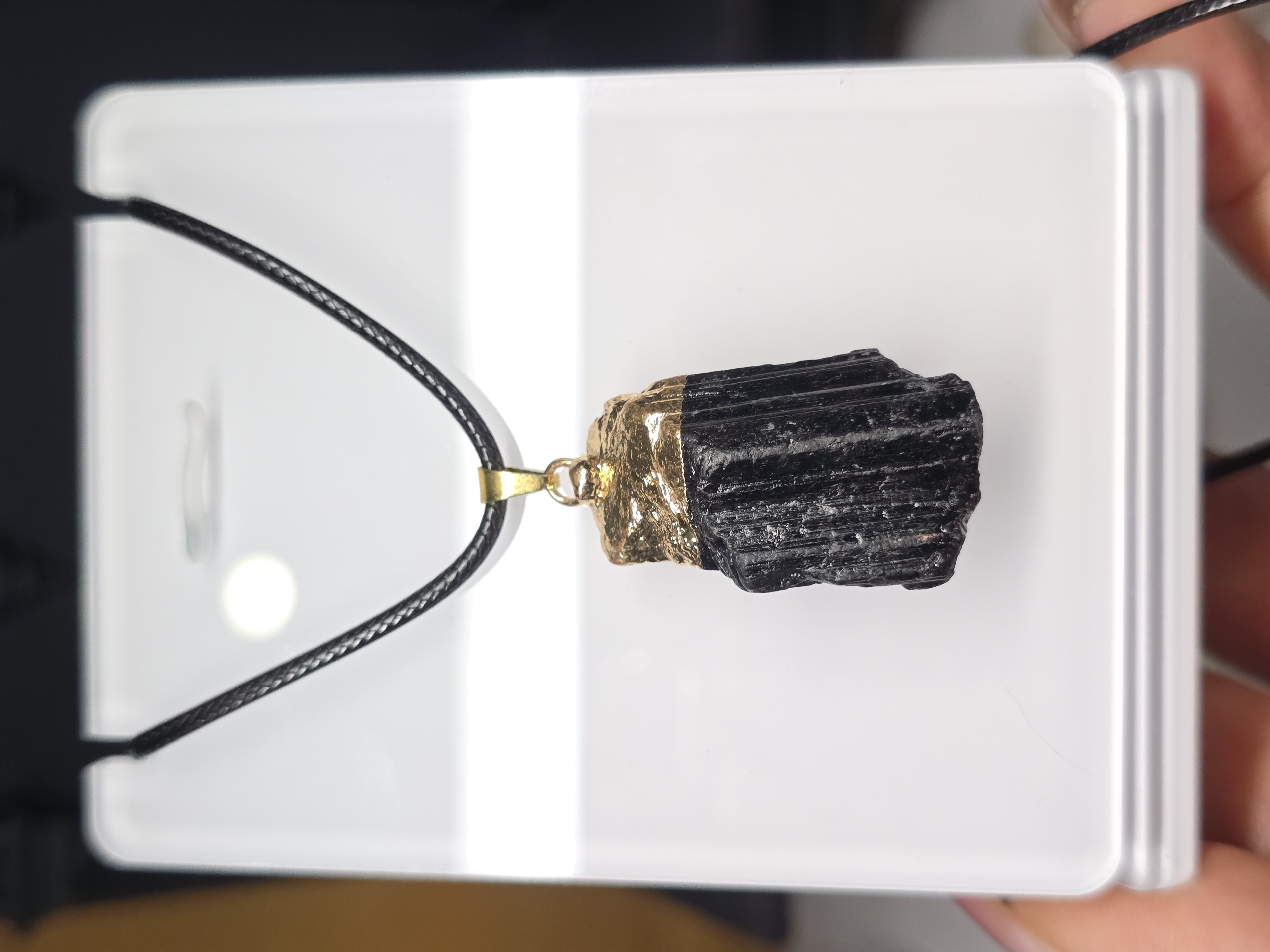 Vòng Cổ Đá Thô Tourmaline Đen Bọc Đồng