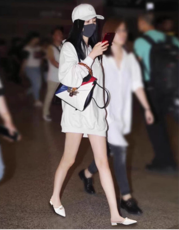 Dép xỏ ngón kiểu Chanel mũi nhọn_thumbnail_3