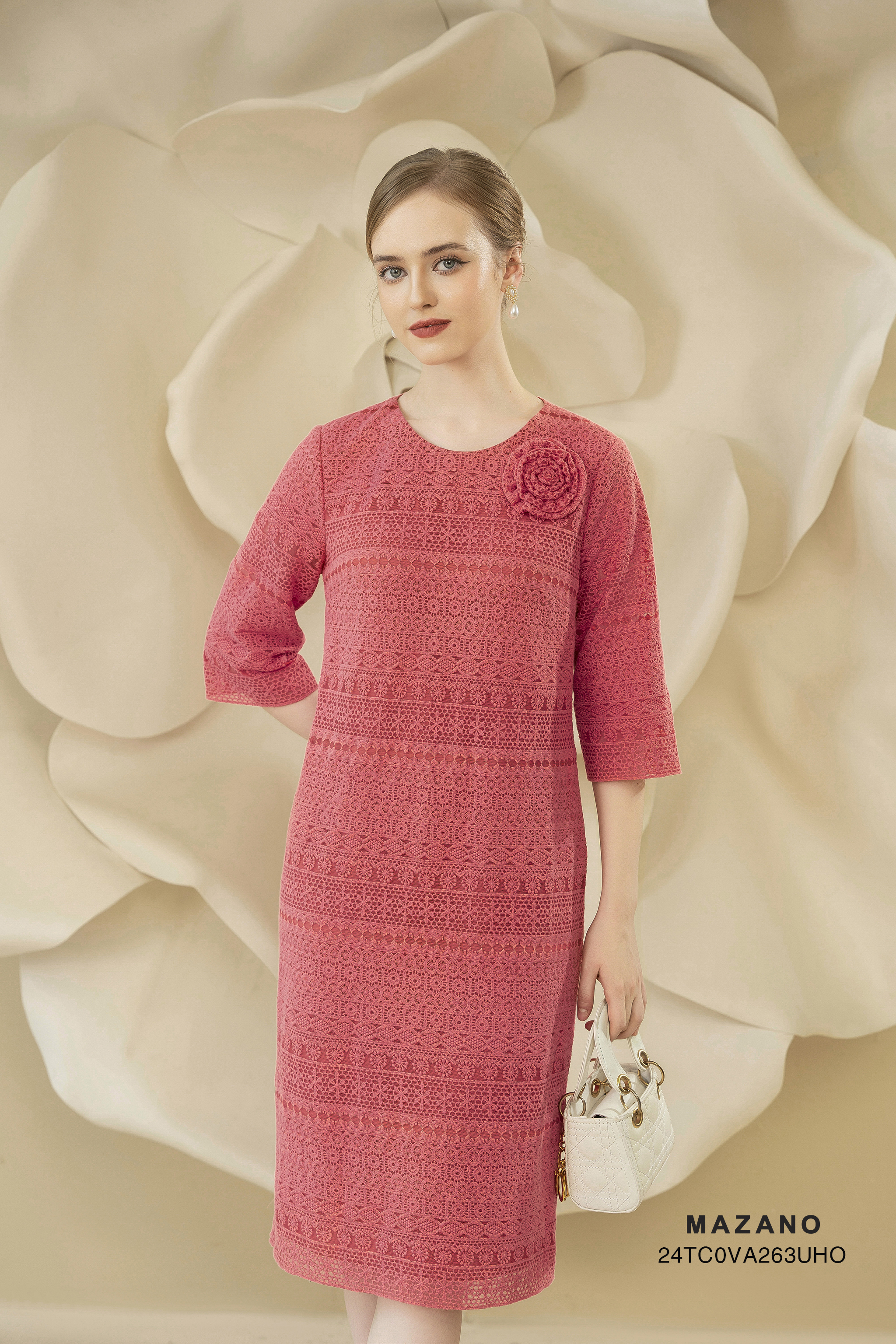 Váy Đầm suông Vải ren Đính hoa cuốn Cổ ovan Tay lỡ Dài qua gối