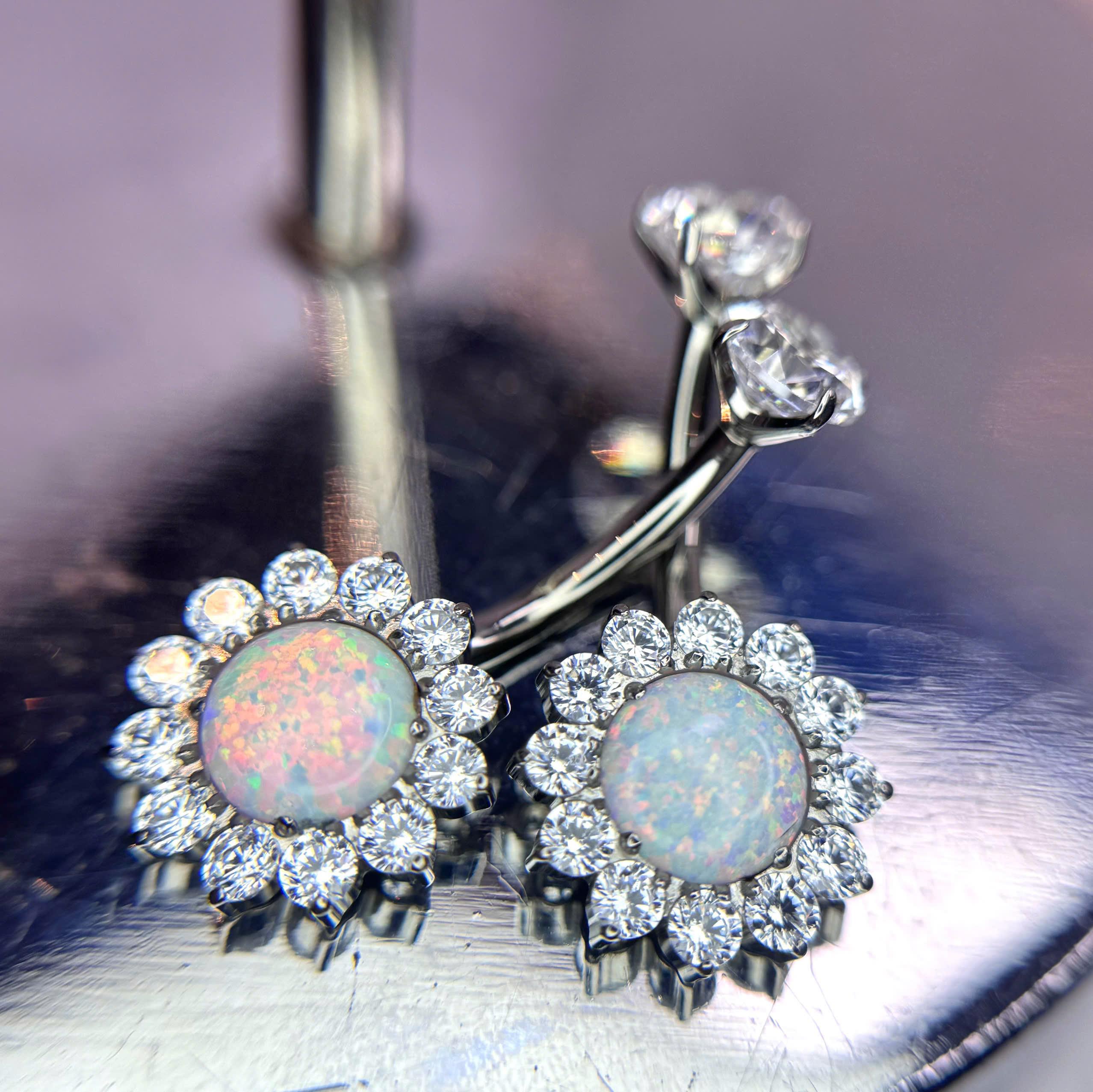 Rốn titan đá trắng opal viền kim cương_thumbnail_3