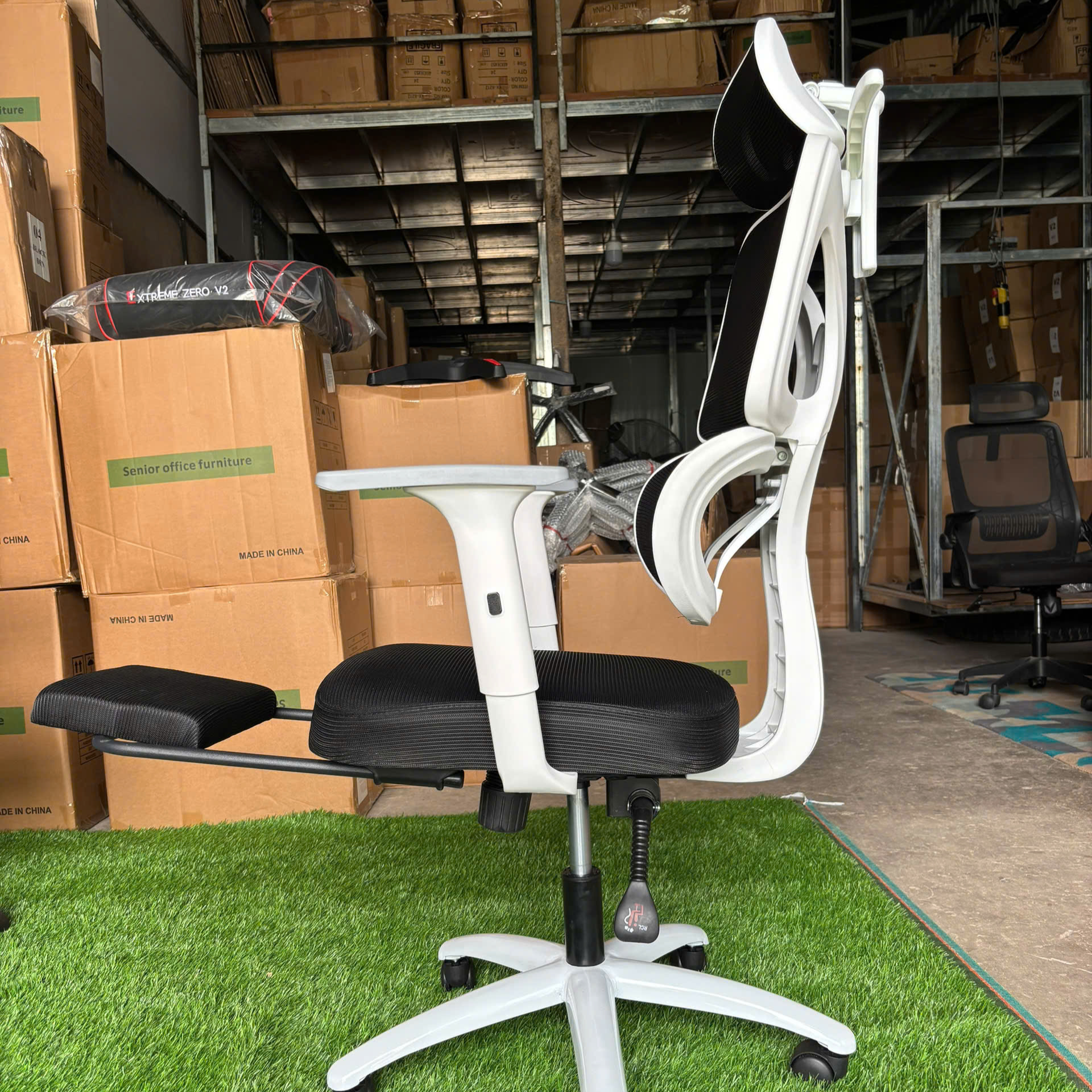 Ghế công thái học LX28 - 2 lưng bảo vệ cột sống, khung nhựa đúc chắc chắn, ngồi lâu không mỏi_thumbnail_10