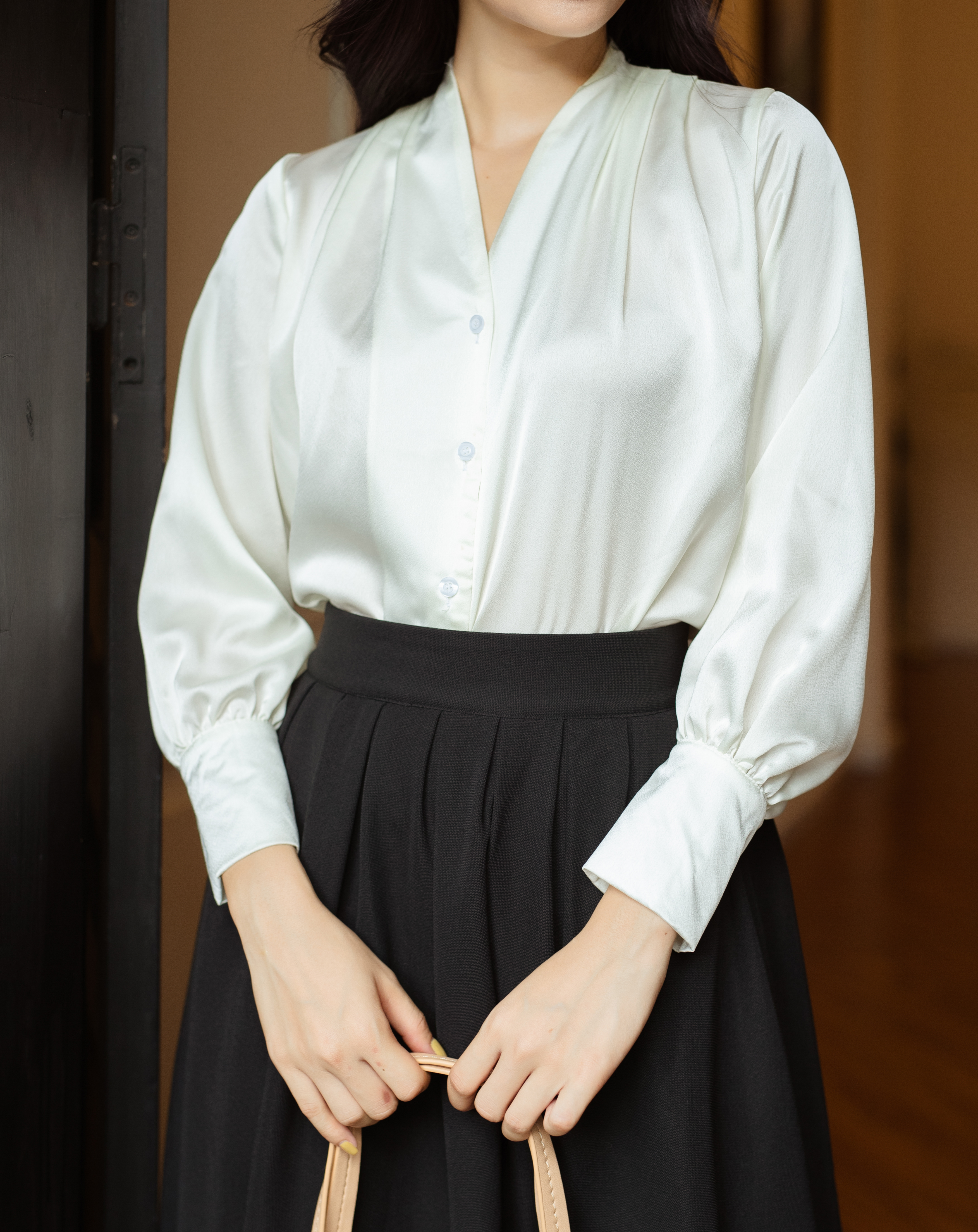 Áo kiểu tay dài cổ V_thumbnail_3