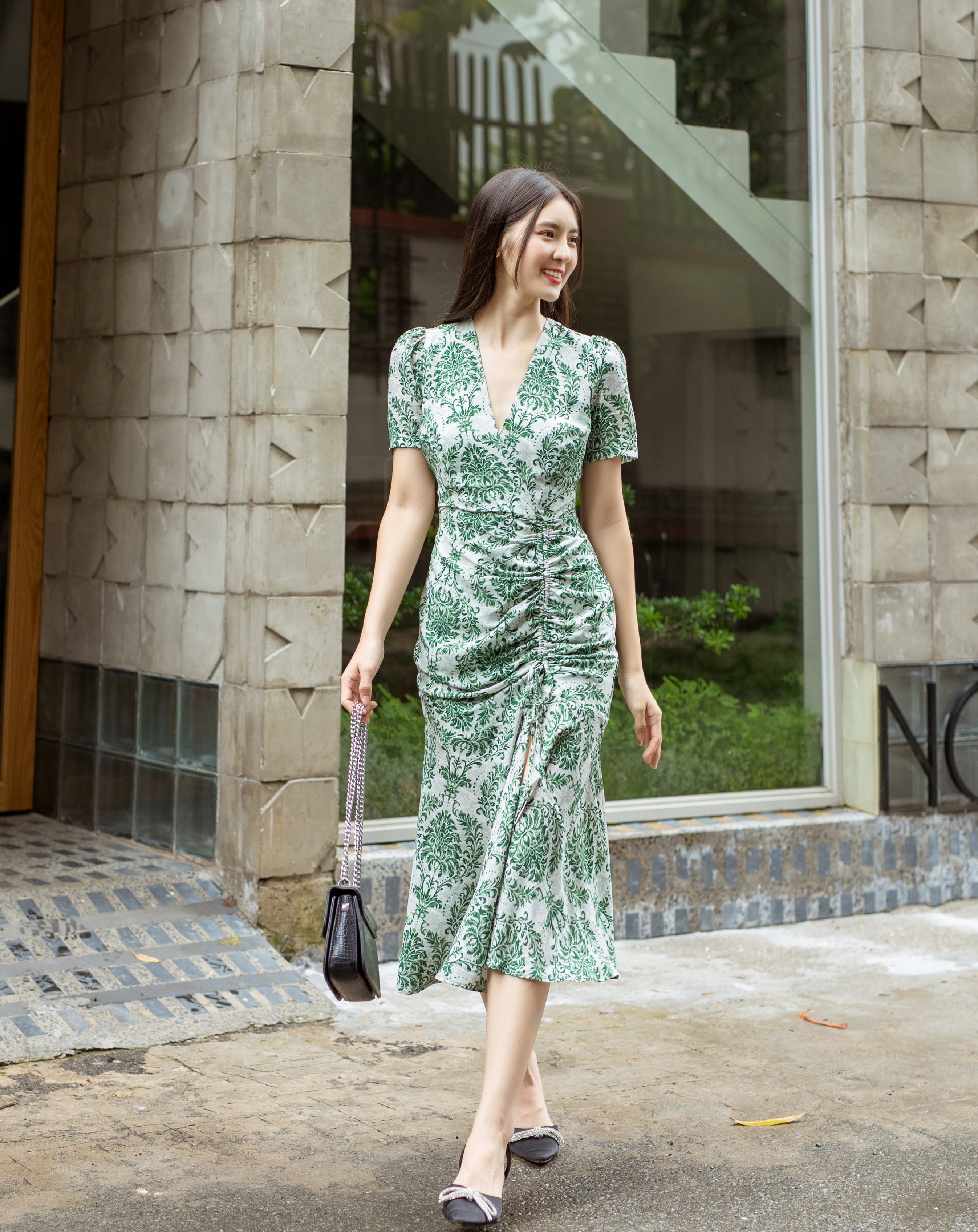 Đầm đuôi cá họa tiết thổ cẩm rút dây xinh xắn_thumbnail_1