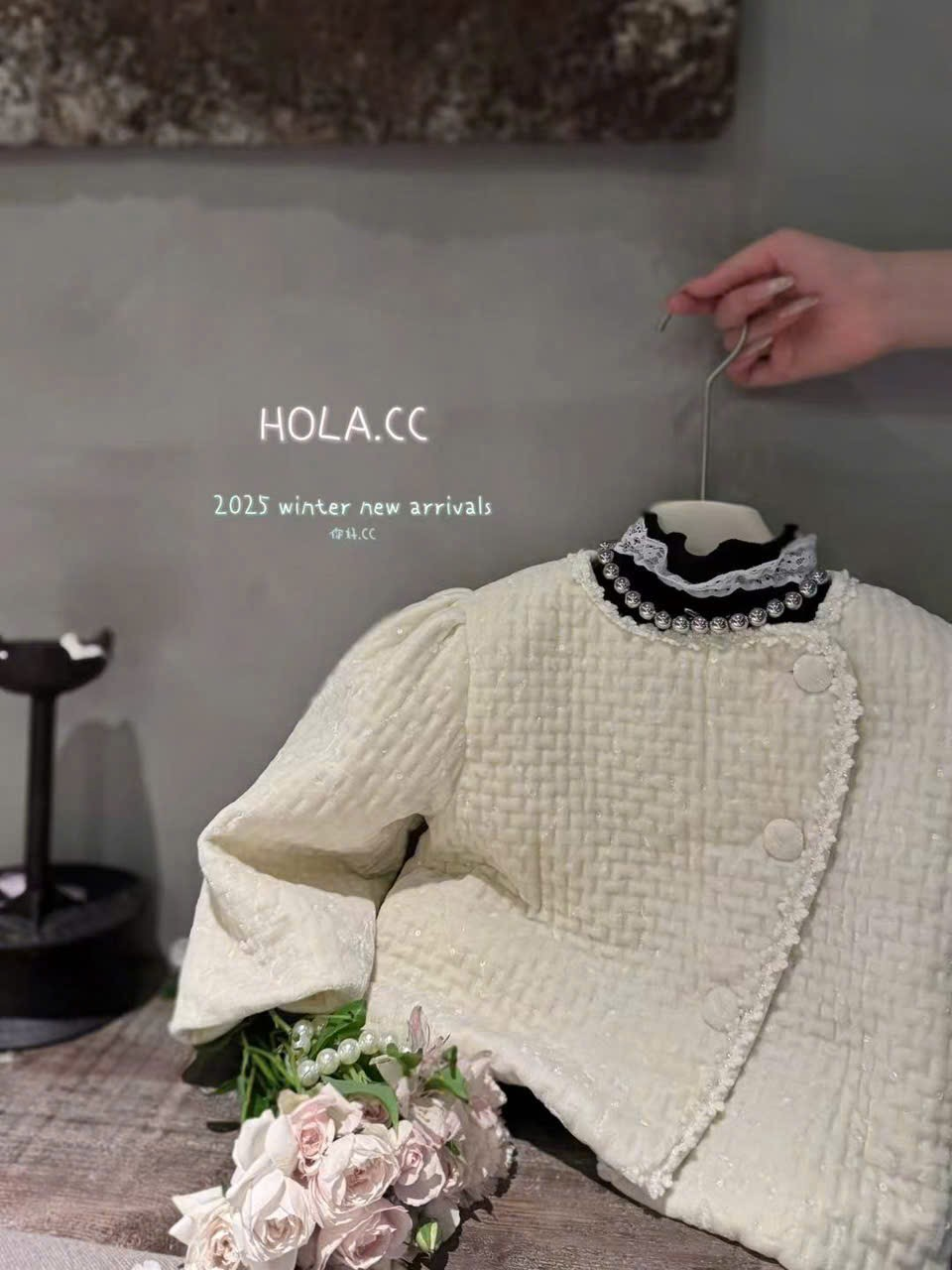 (M138) Áo khoác dạ nhung màu trắng kem lấp lánh