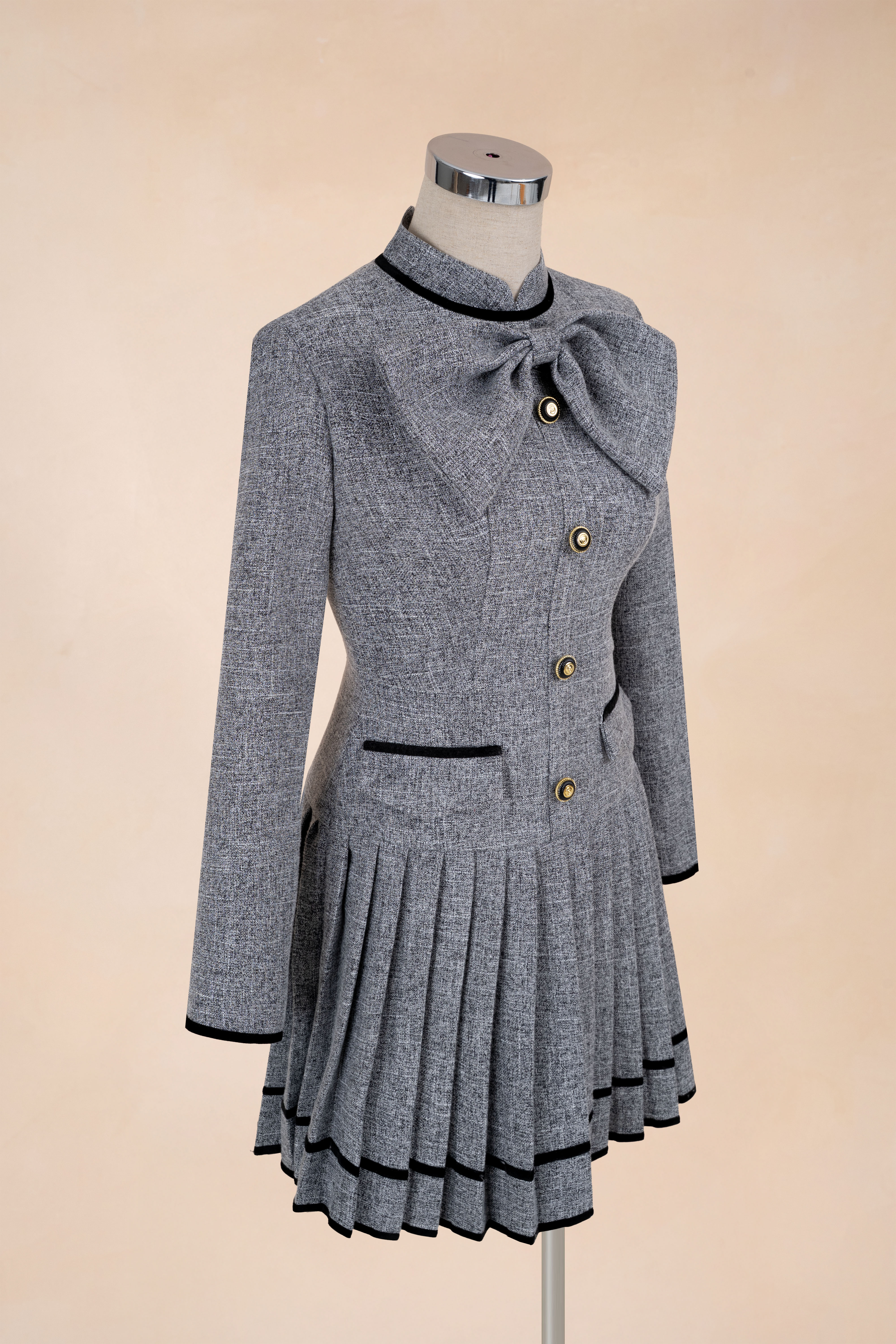 Đầm Xếp Ly Viền Đen Đính Nơ