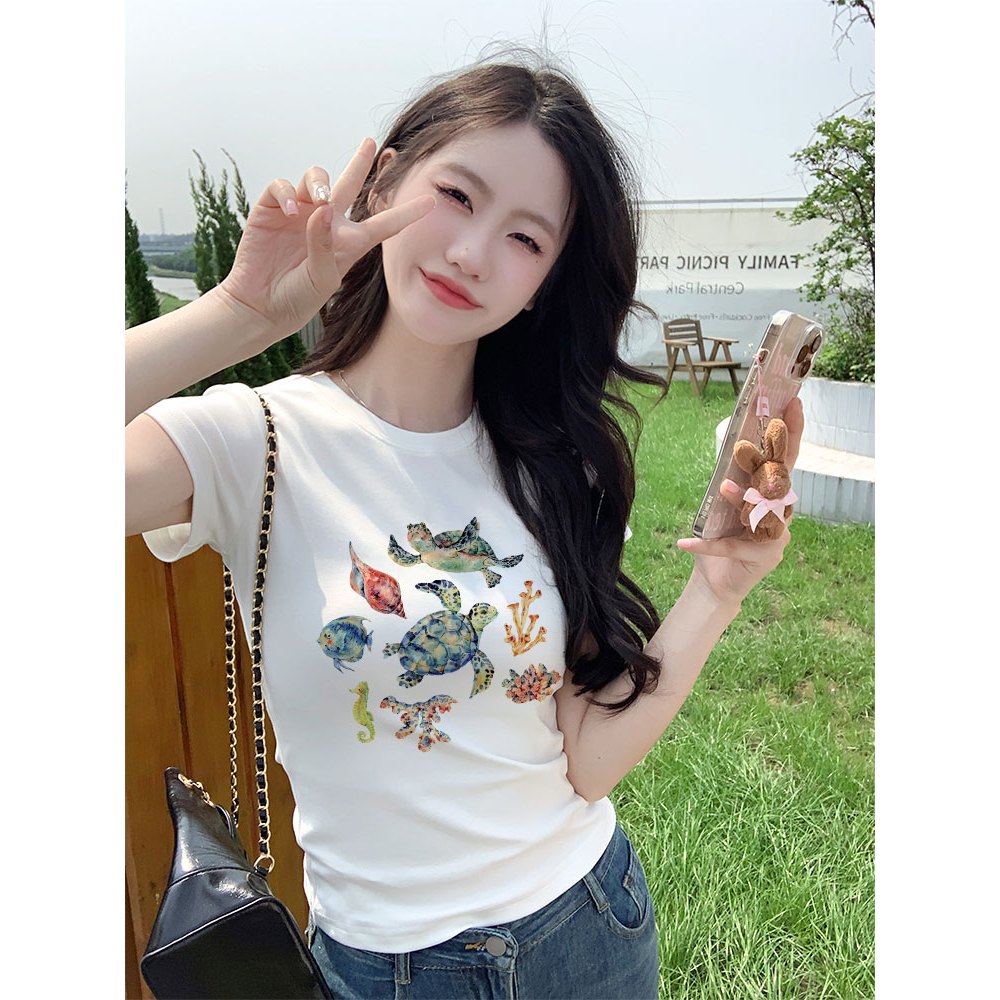 Áo thun baby tee mùa hè form ôm xinh xắn ABD1088 Miucho tay ngắn Cổ tròn hotrend in graphic_thumbnail_5