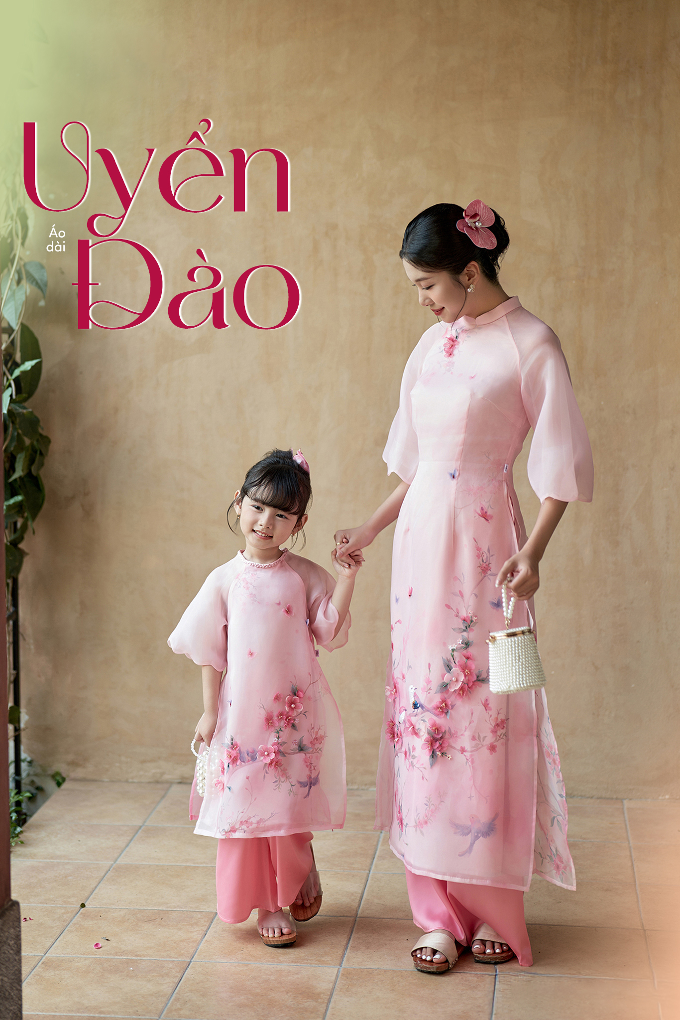 Áo dài mẹ Uyển Đào