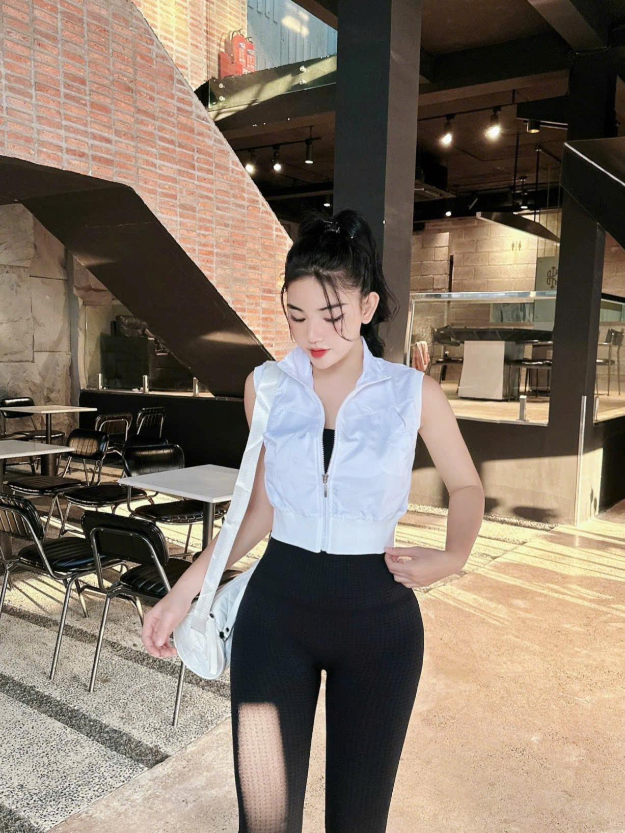 Áo Tank Thể Thao Mặc Ngoài Dáng Gile Khoá Trước_thumbnail_8