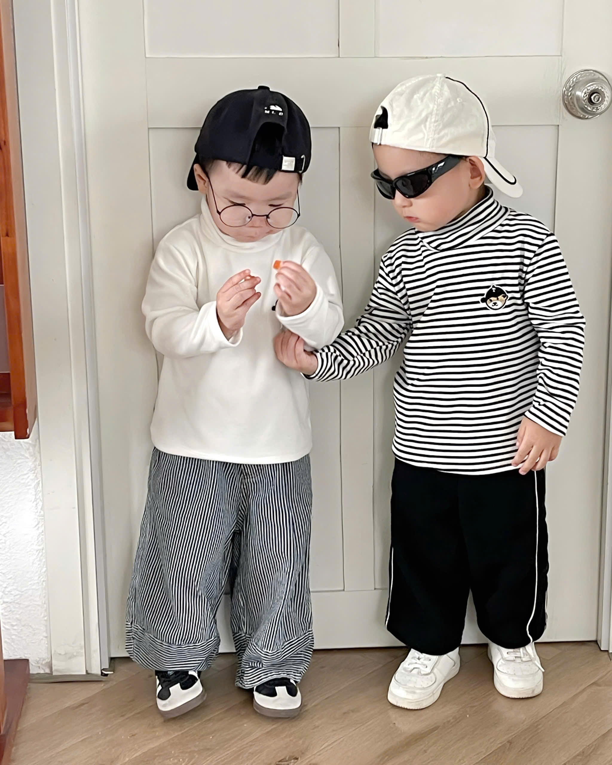 K71 SET 3 ÁO KẺ TRƠN GẤU ĐỘI MŨ- A106.259