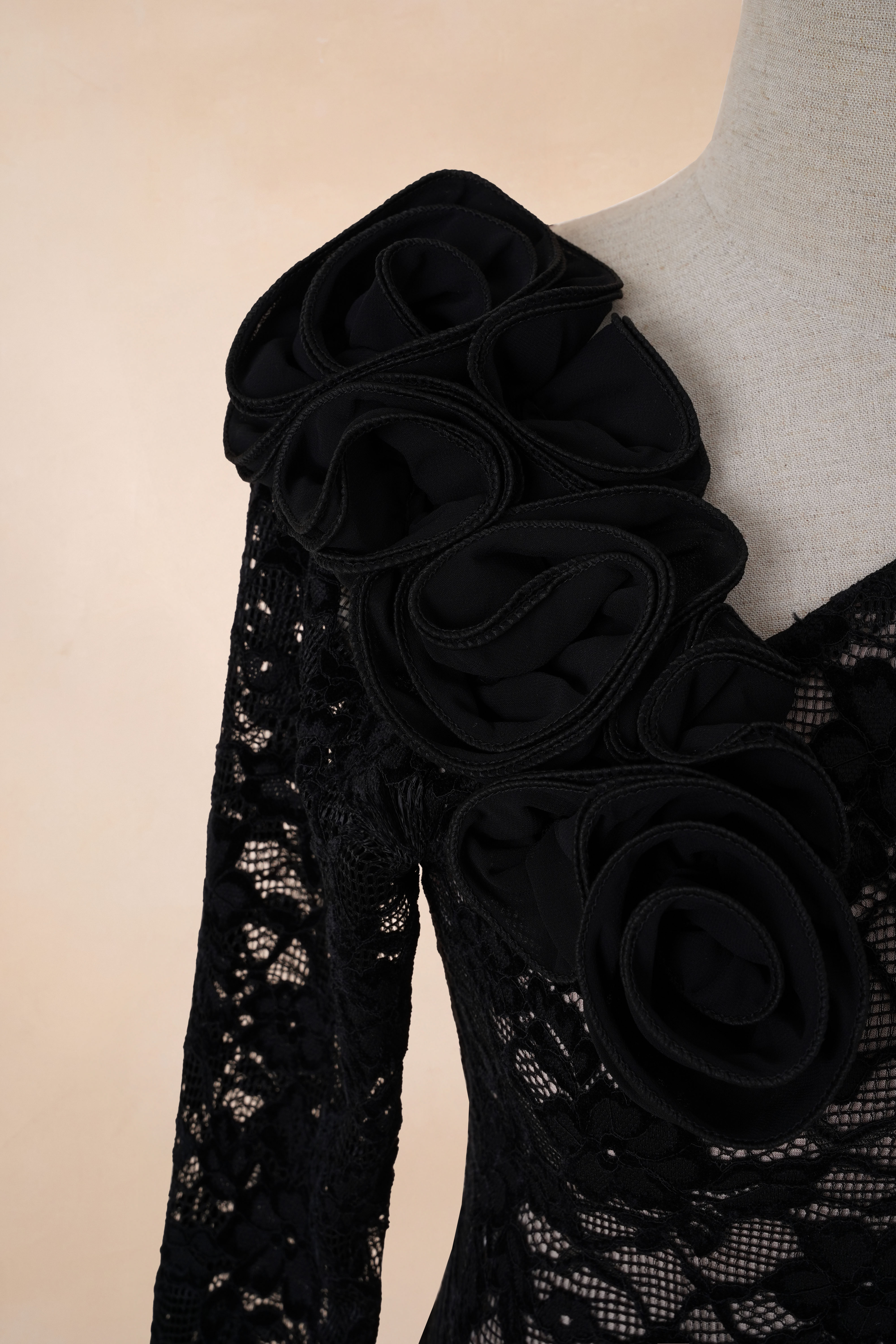 Áo Ren Cổ Lệch Hoa Vai_thumbnail_8