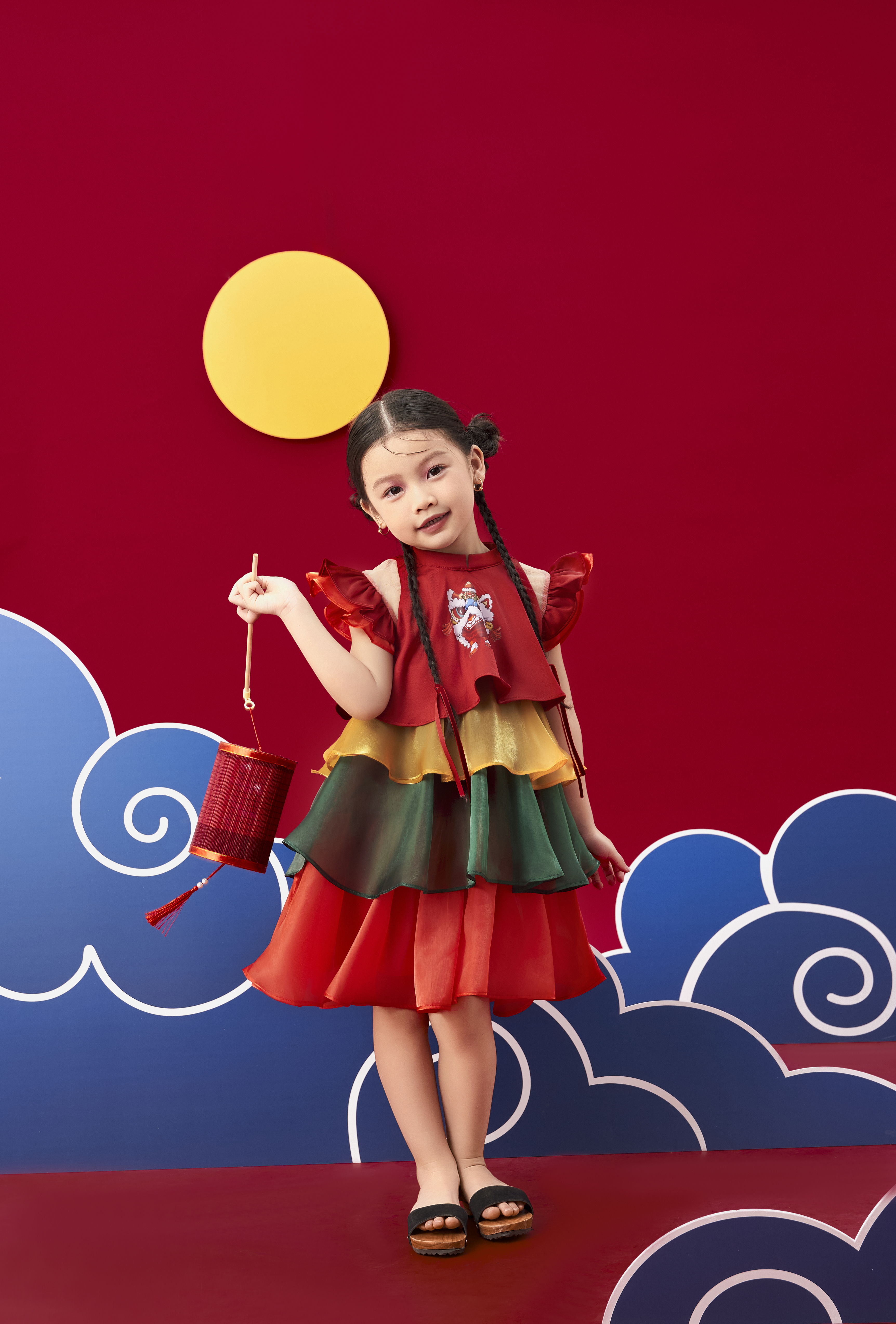 Váy tơ màu bốn tầng in lân