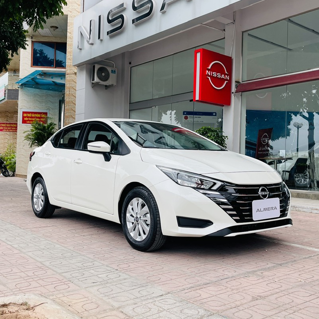 Nissan Almera V_thumbnail_1