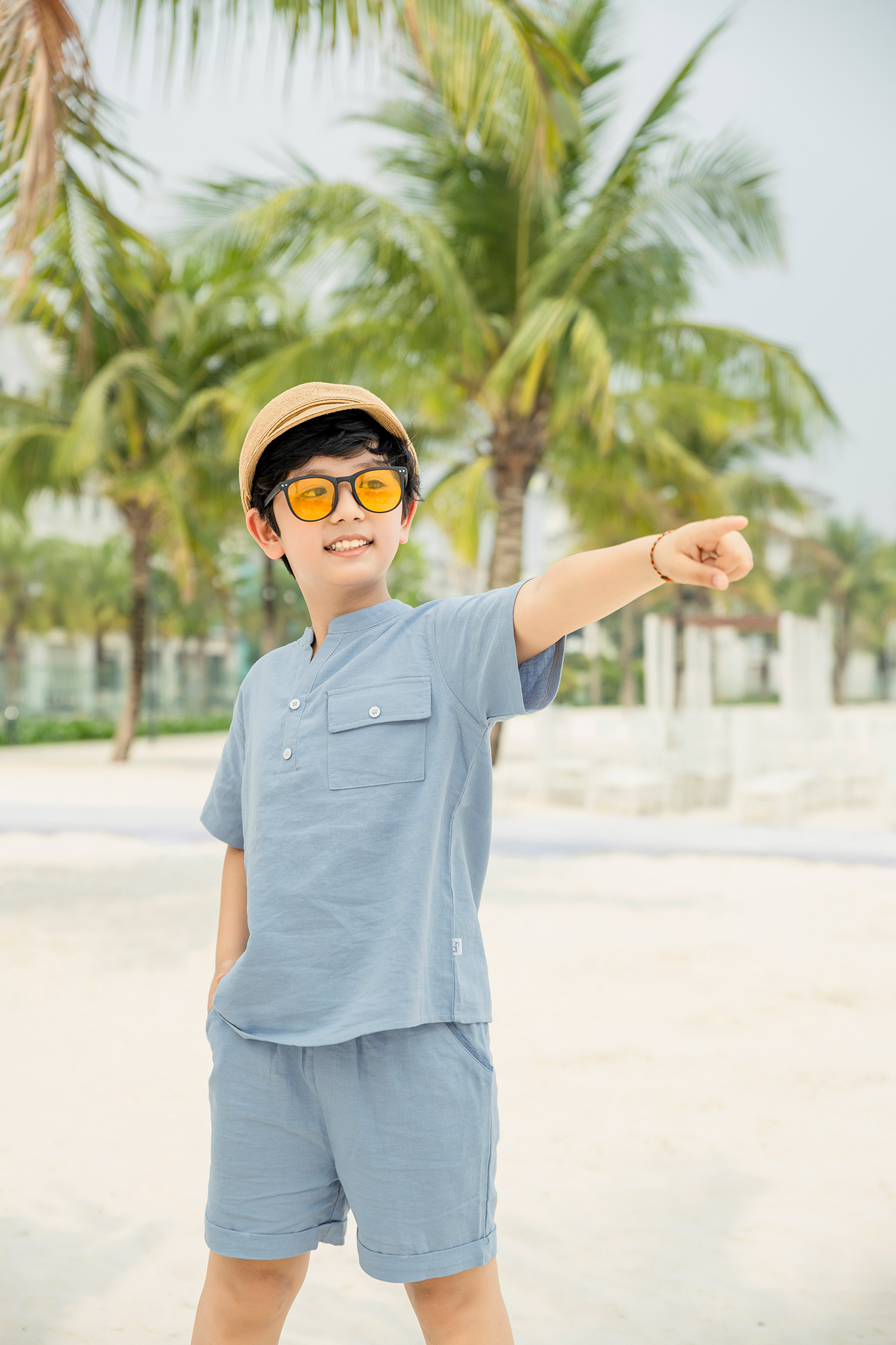 Bộ bé trai cổ trụ mở V, quần lật gấu_thumbnail_1