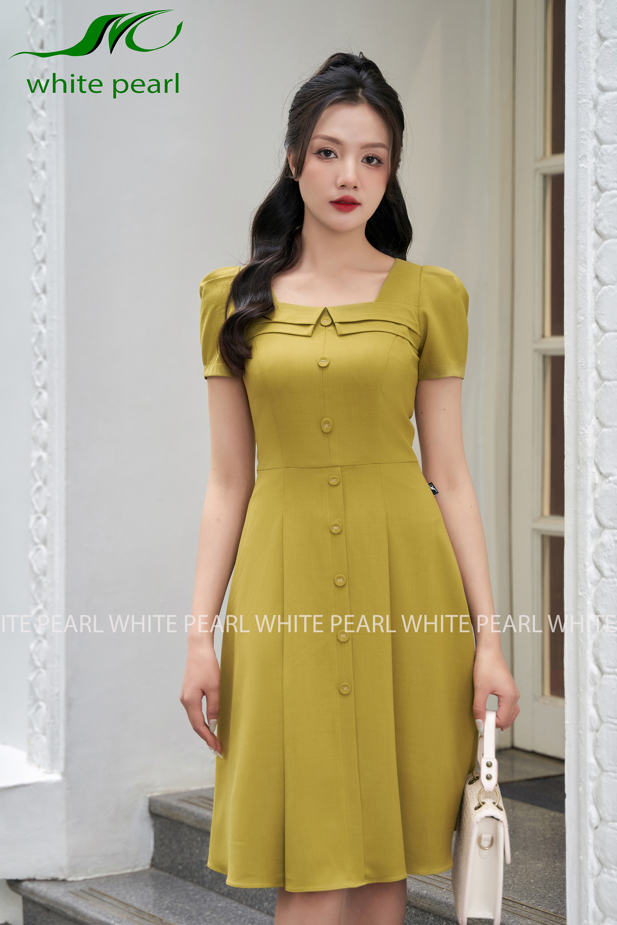 Mẫu đầm cổ vuông màu Vàng thời trang công sở cao cấp White Pearl_thumbnail_3
