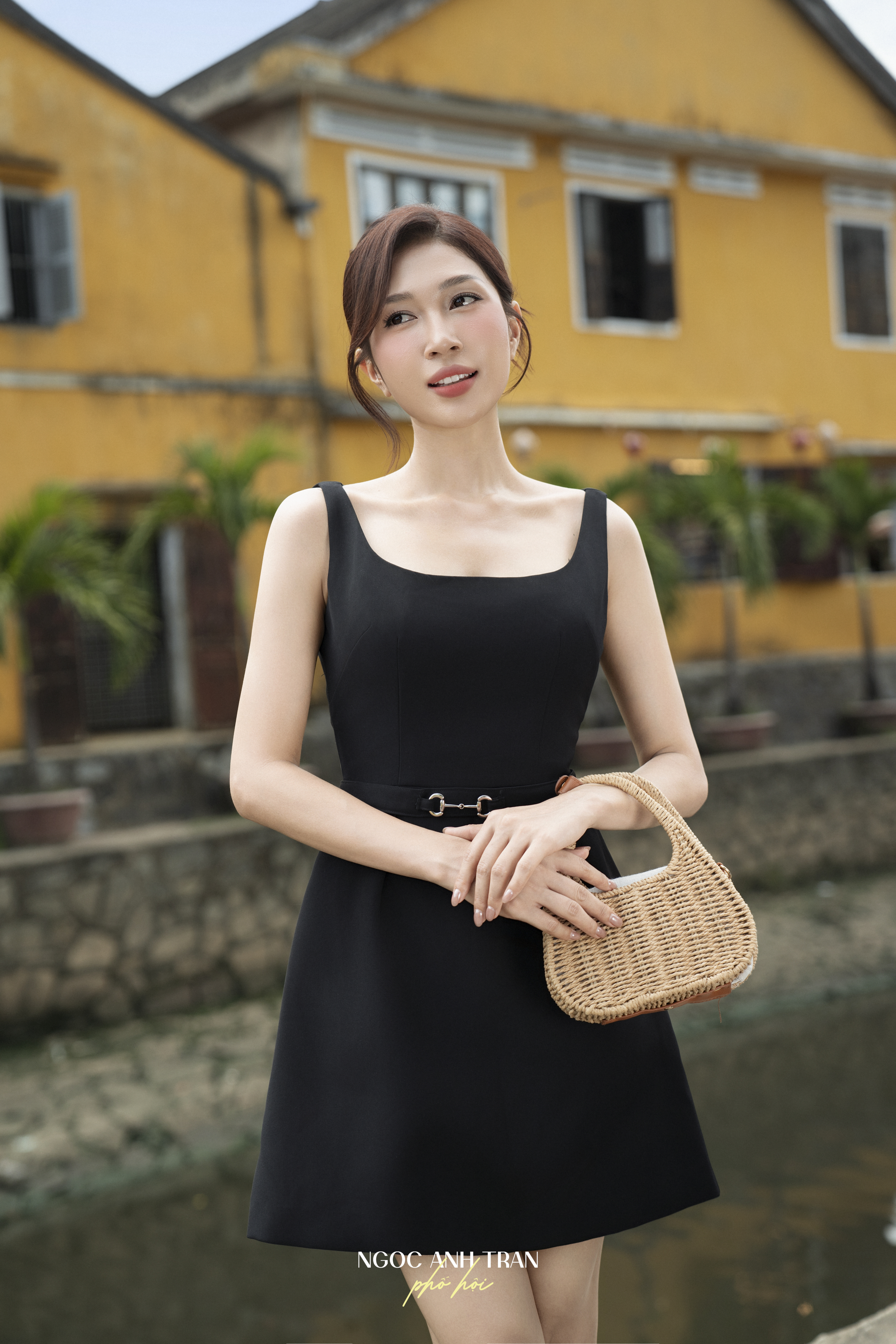 D135 - Váy đen sát nách trên gối phối khoá eo kim loại_thumbnail_2