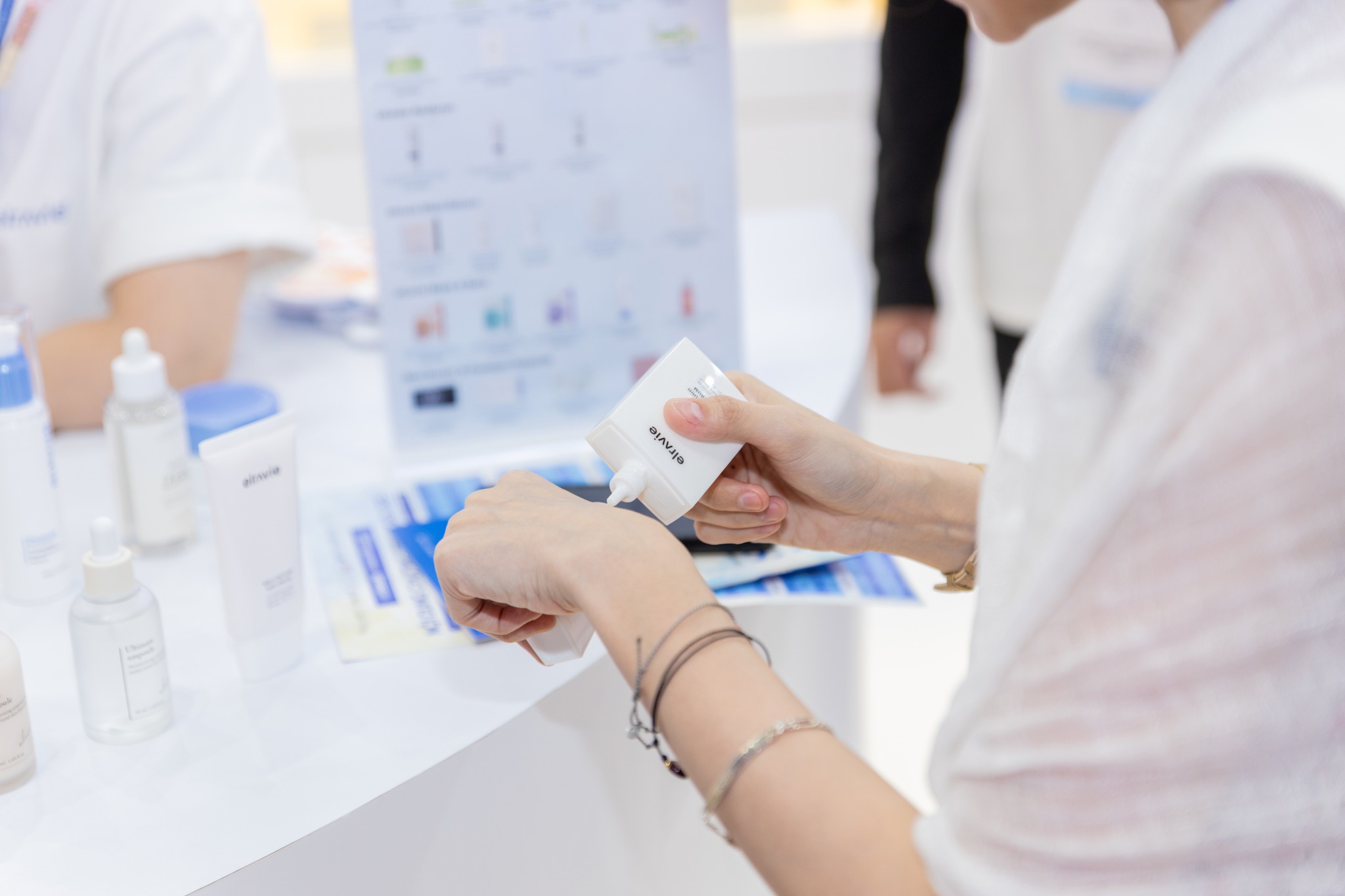 Mela Return Sun Serum gây sốt thị trường kem chống nắng