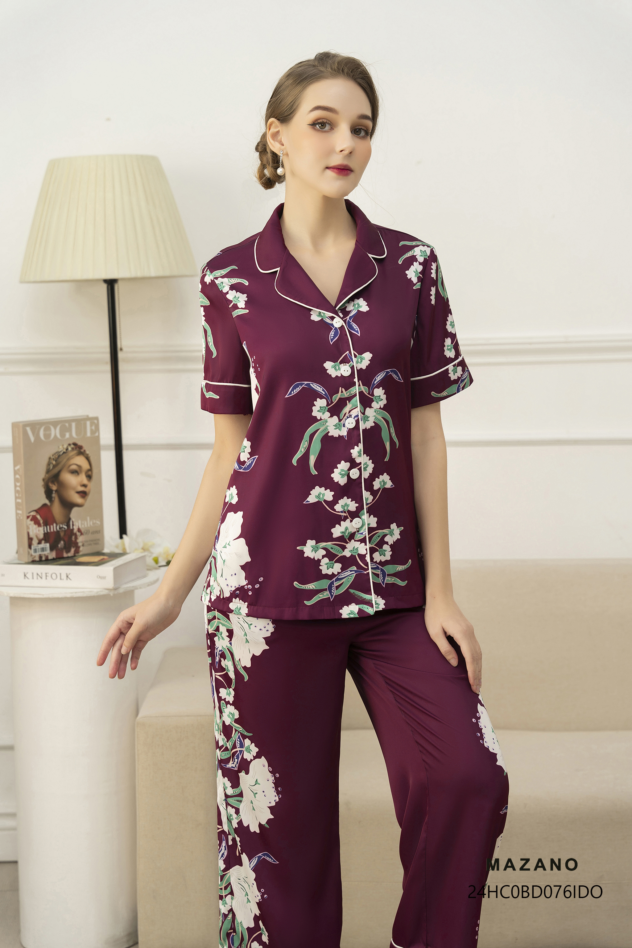 Bộ mặc nhà suông Vải lụa mỏng  Họa tiết in hoa bố cục  Cổ bẻ ve Tay ngắn Dài quần tới mắt cá chân