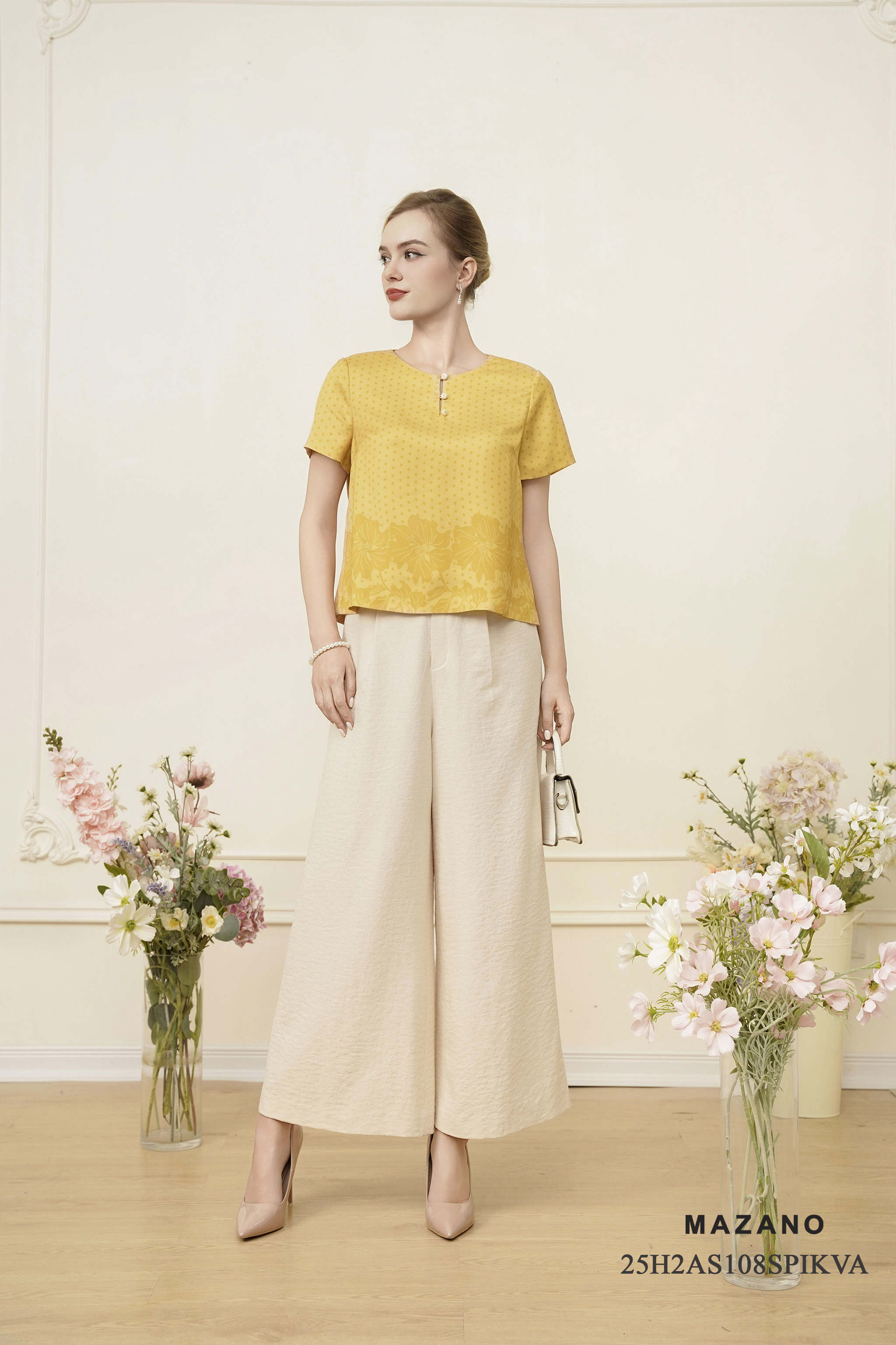 Áo top suông cài khuy Họa tiết hoa cách điệu Cổ tròn Tay ngắn Dài dưới eo