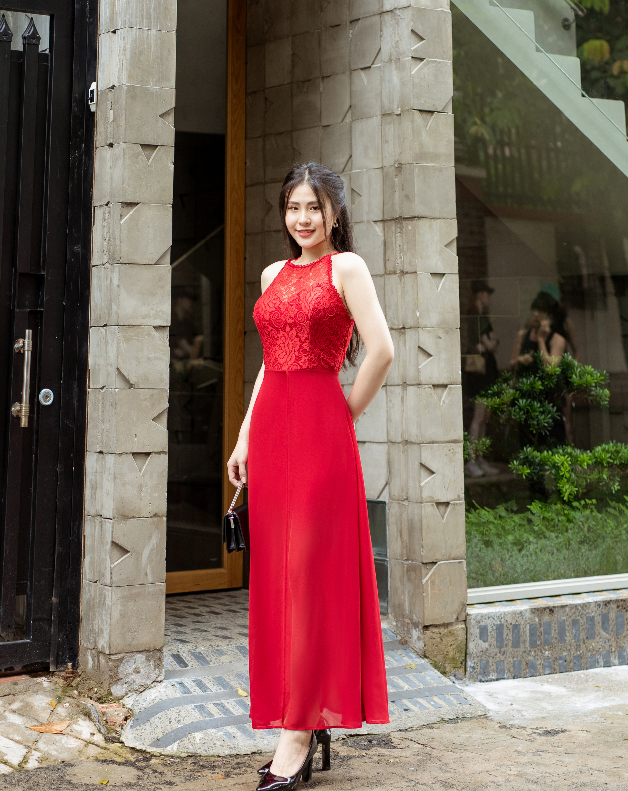 Đầm maxi cổ yếm phối ren xẻ tà_thumbnail_6