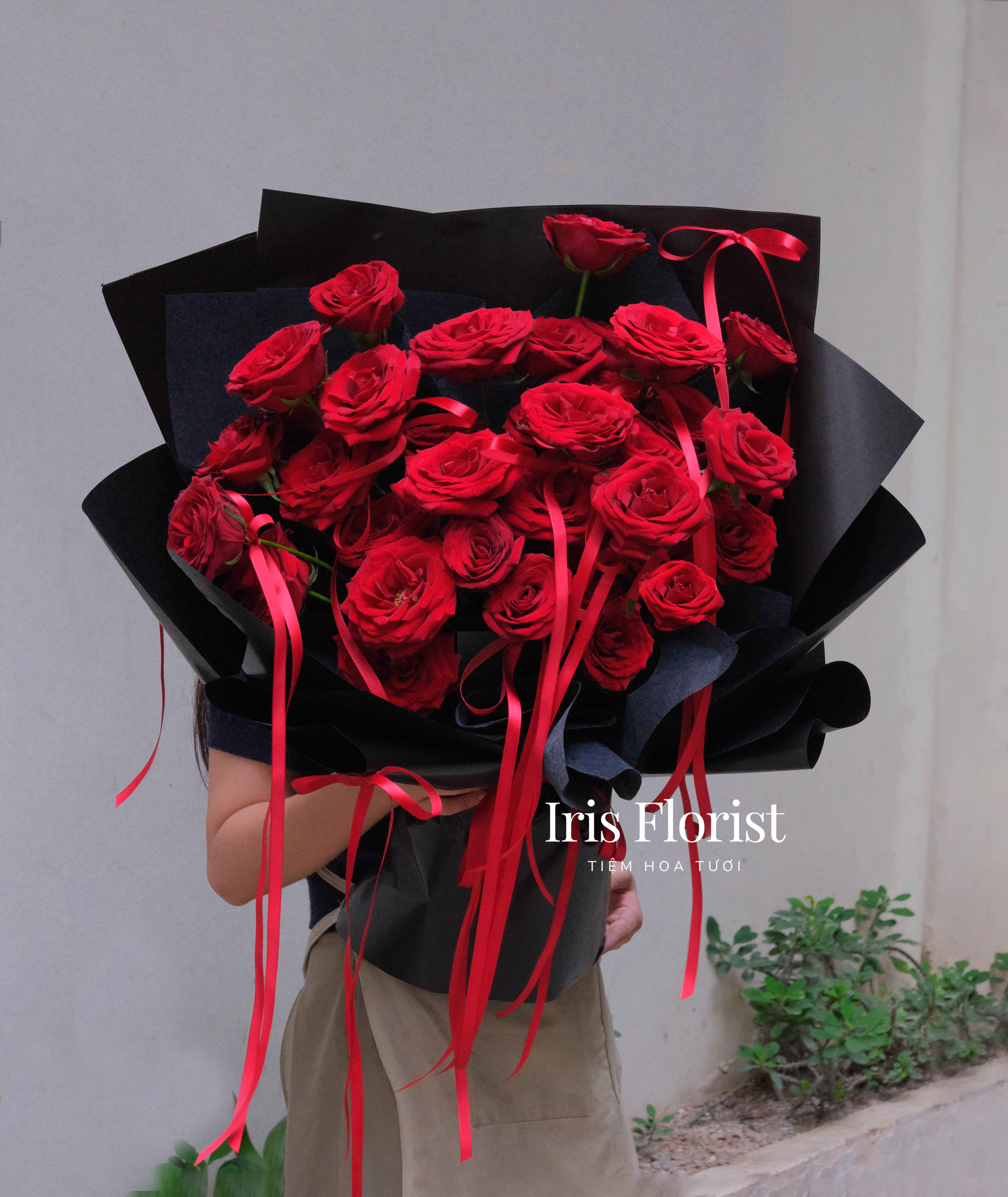 Bó hồng đỏ Red Naomi mix nơ đỏ - 40 Bông