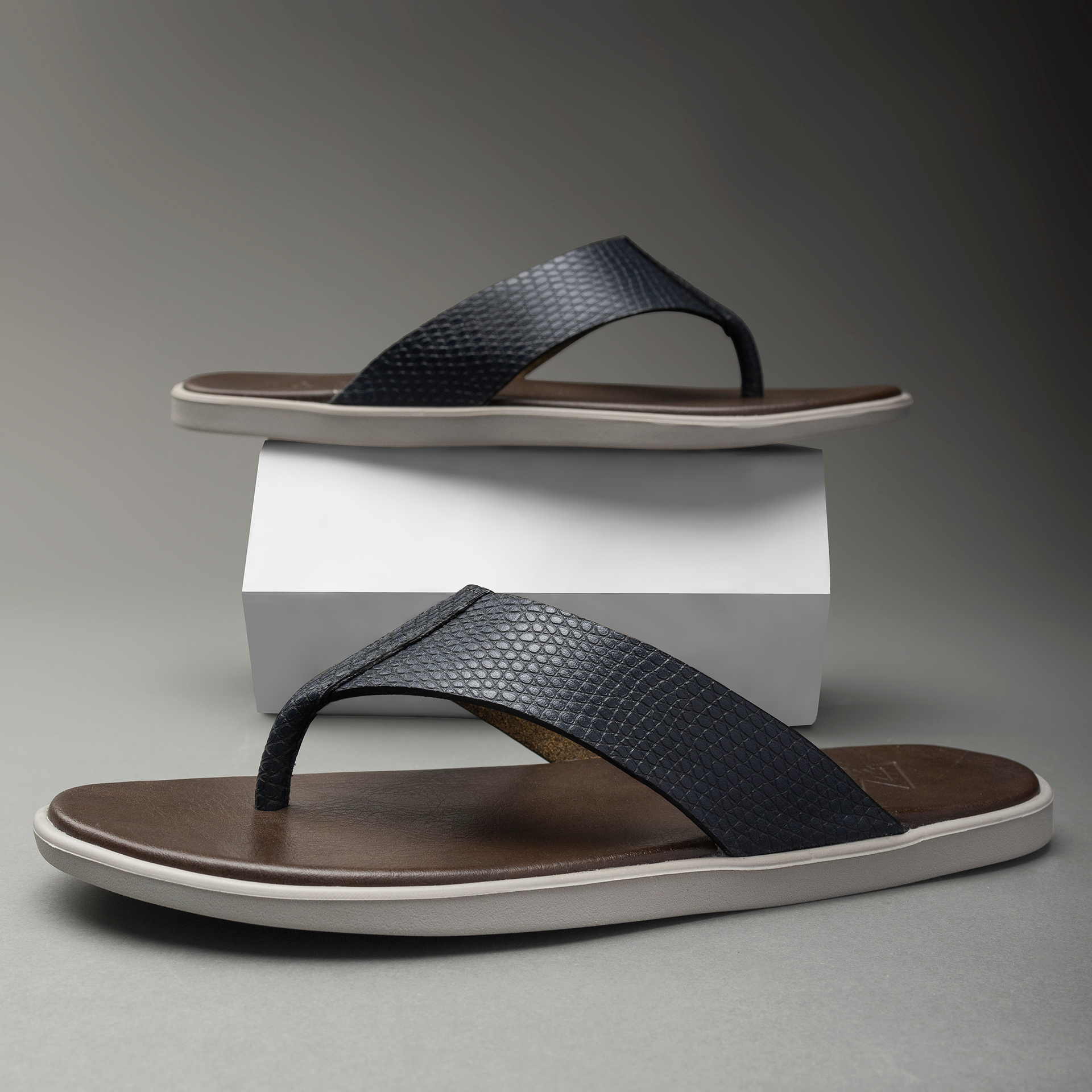 Dép Xỏ Ngón Nam TM-DL95