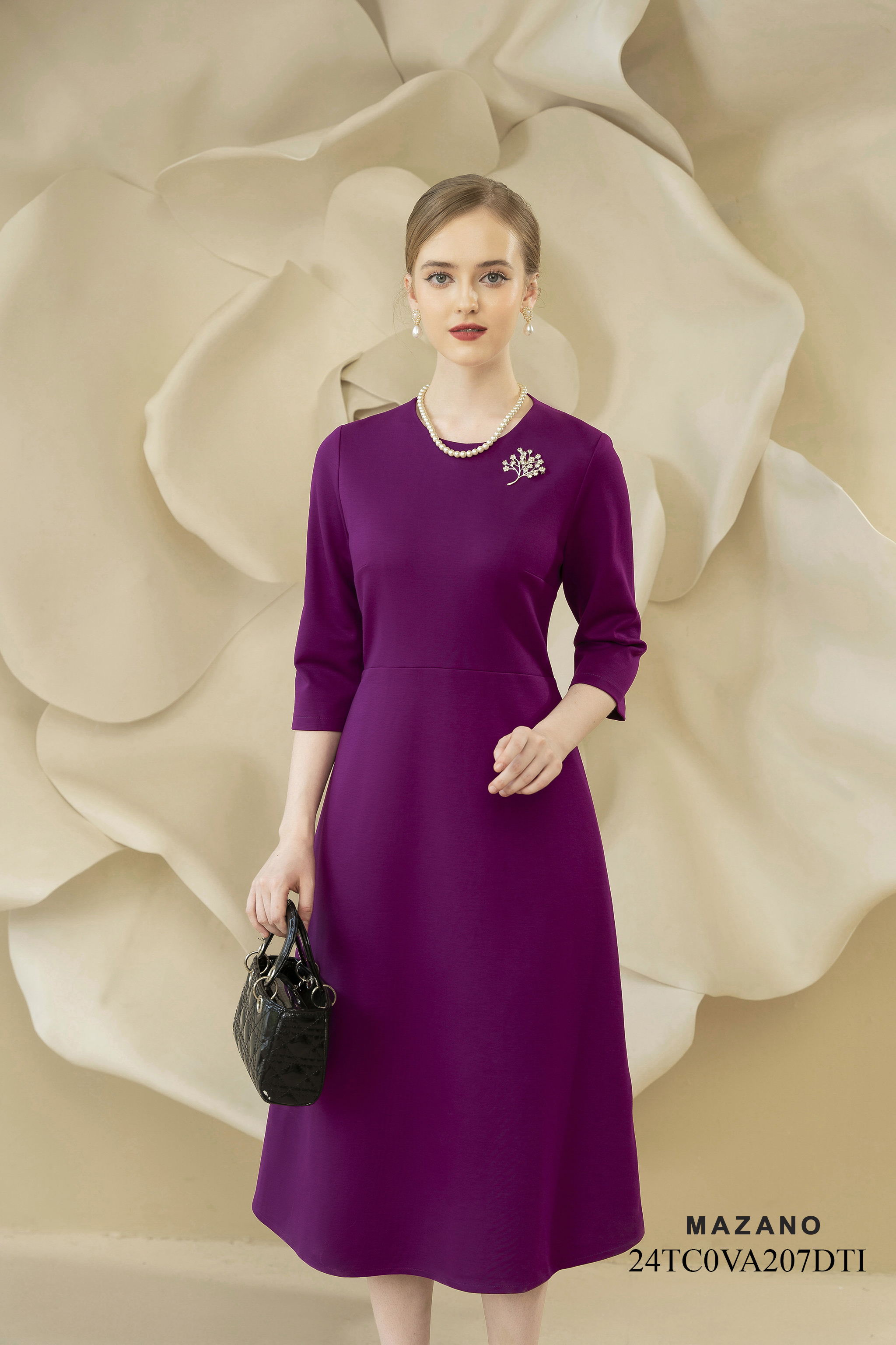 Váy Đầm Ôm Vải umi Đính đá trang trí Cổ tròn Tay lỡ Dài ngang bắp chân_thumbnail_1