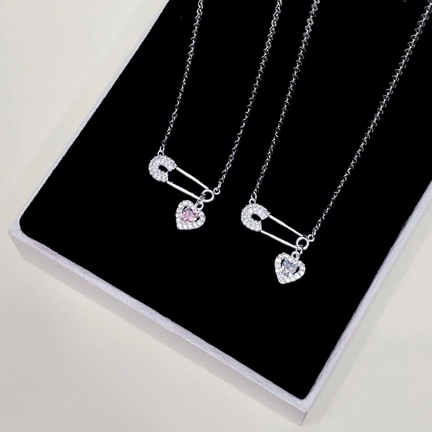 D249 - Dây chuyền Safety pin mix tim đá