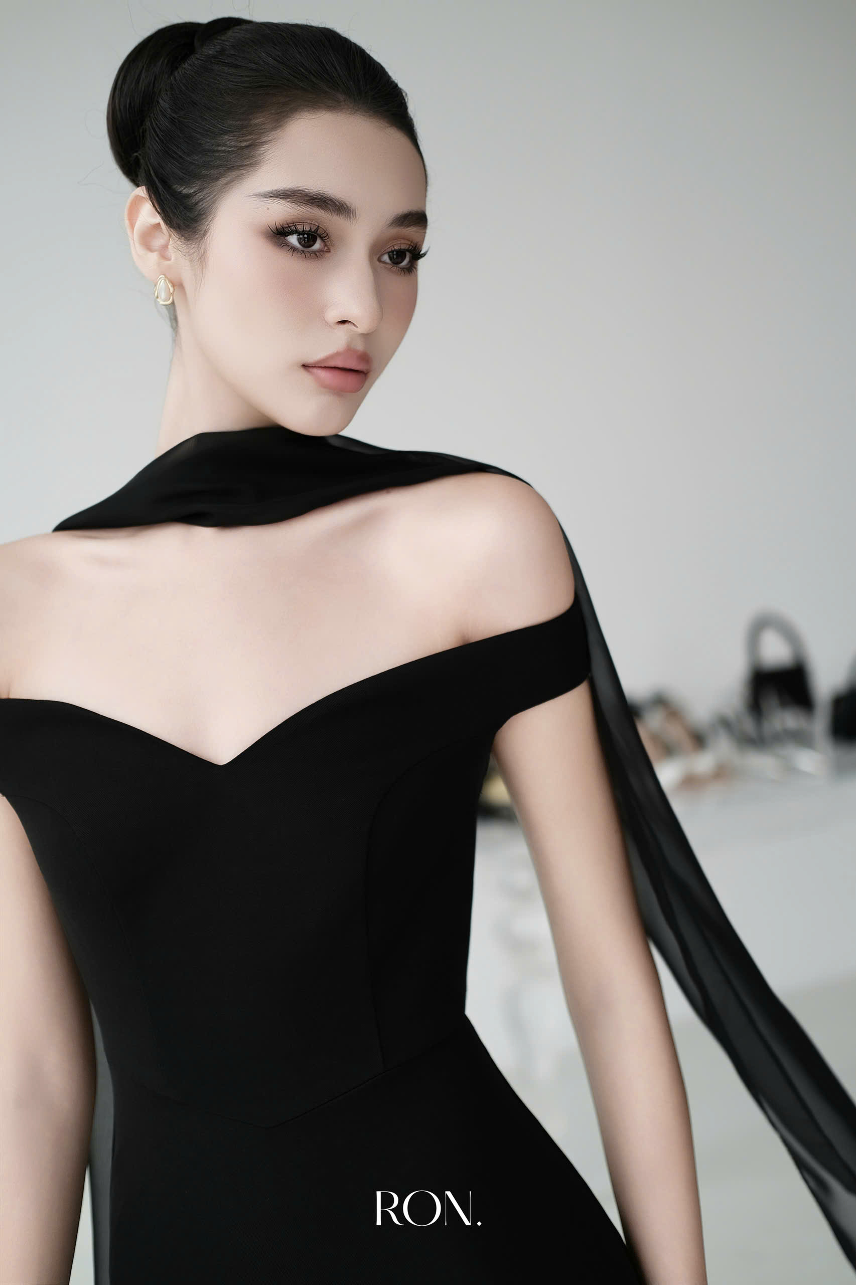 Đầm trễ vai khăn rời_thumbnail_7