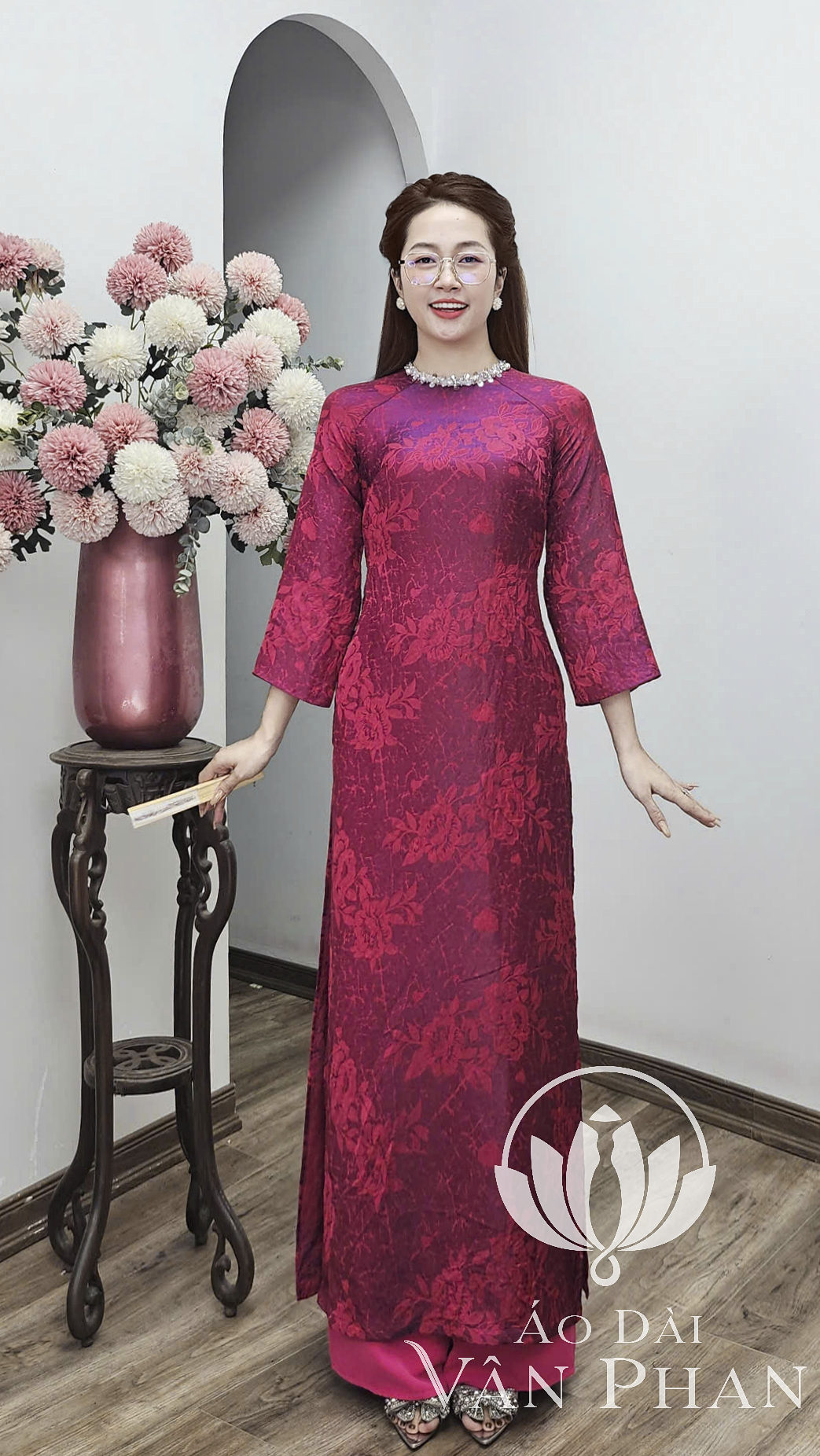 CT335 áo dài cách Tân cổ khít tay dài loe tơ tằm màu hồng hoa giấy ánh tím_thumbnail_2