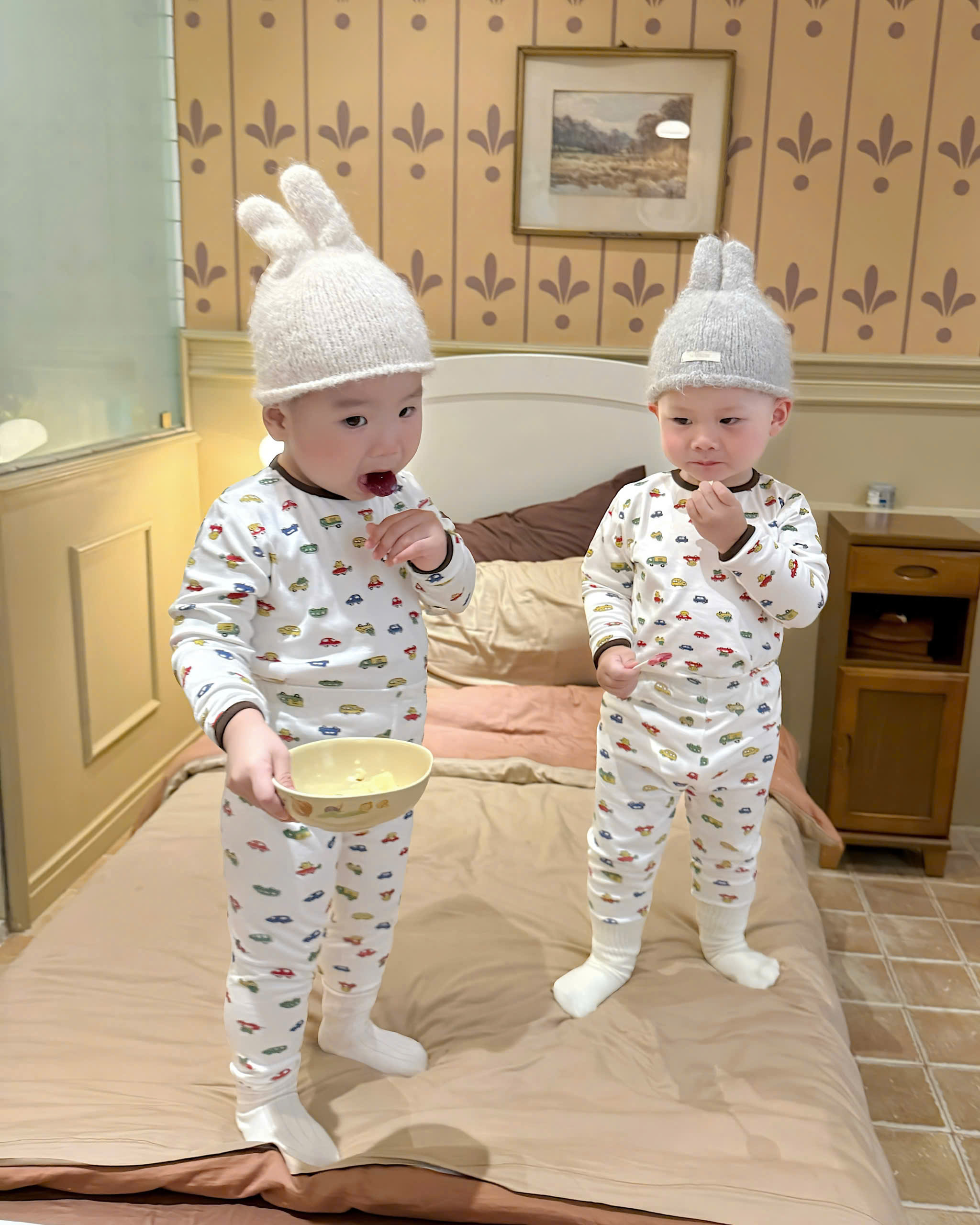 R93 BỘ DÀI TAY VIỀN ĐEN Ô TÔ NHIỀU MÀU- A117.1724