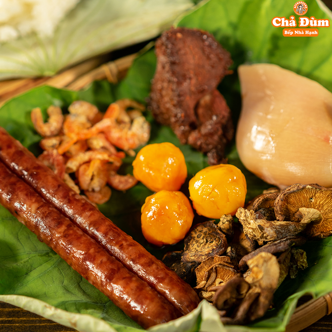 Xôi Gà Lá Sen 550g – Món Ngon Truyền Thống Miền Nam, Gói Trọn Trong Lá Sen Thơm Dịu_thumbnail_1