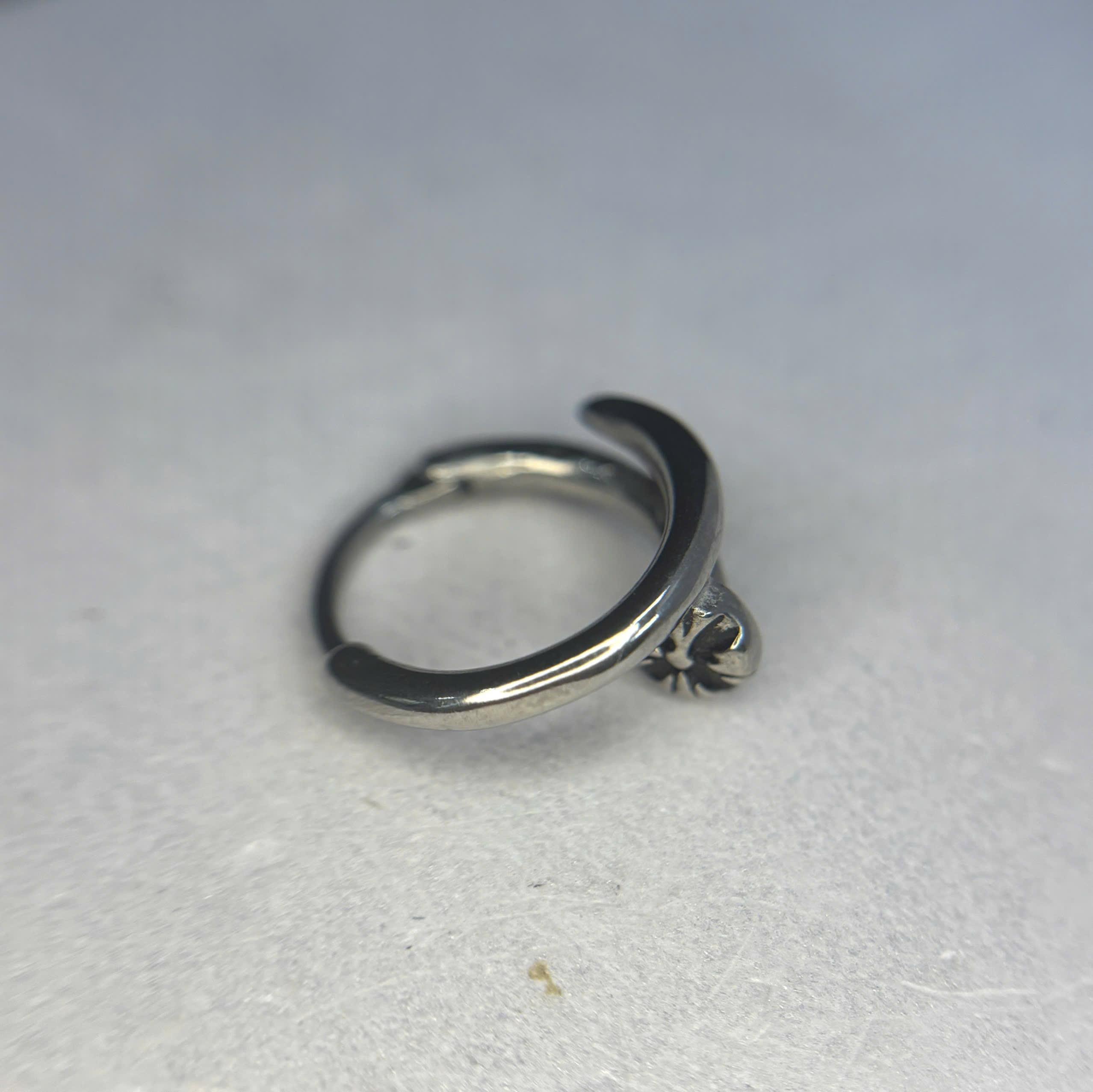 Khuyên vòng kiểu đầu đinh tán_thumbnail_1