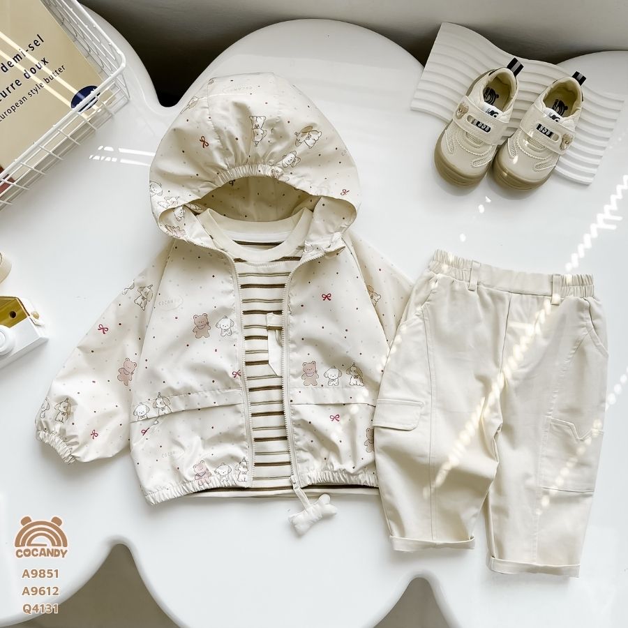 Áo khoác gió BE họa tiết gấu cún