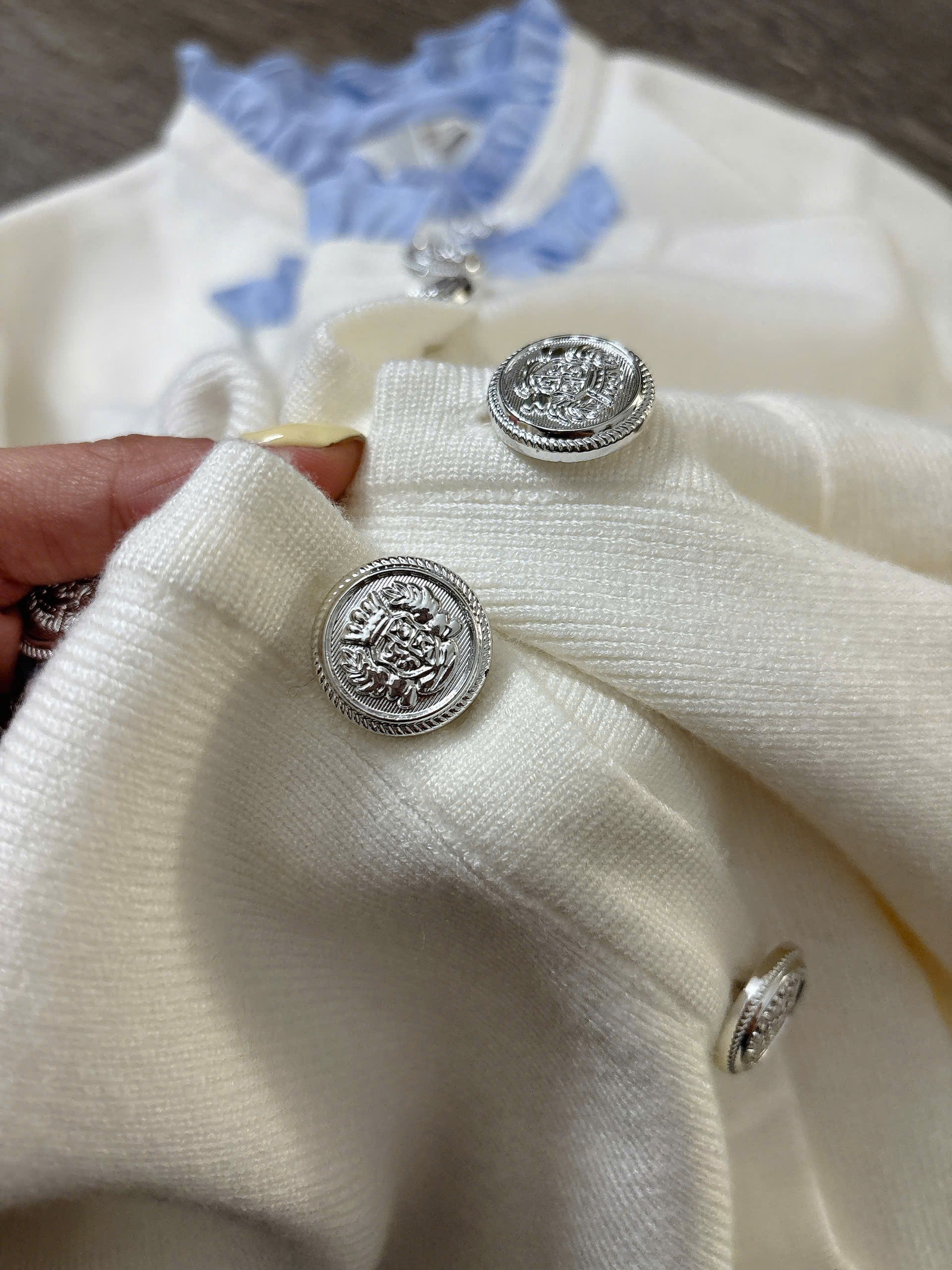 A855 ÁO DỆT KIM TRẮNG_thumbnail_12