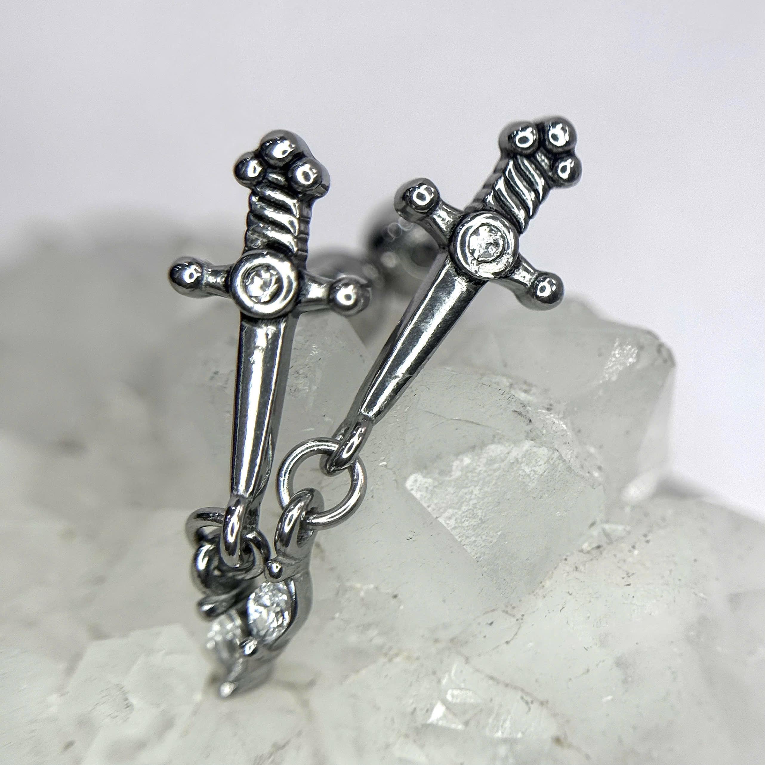 Khuyên kiểu kiếm đá rơi