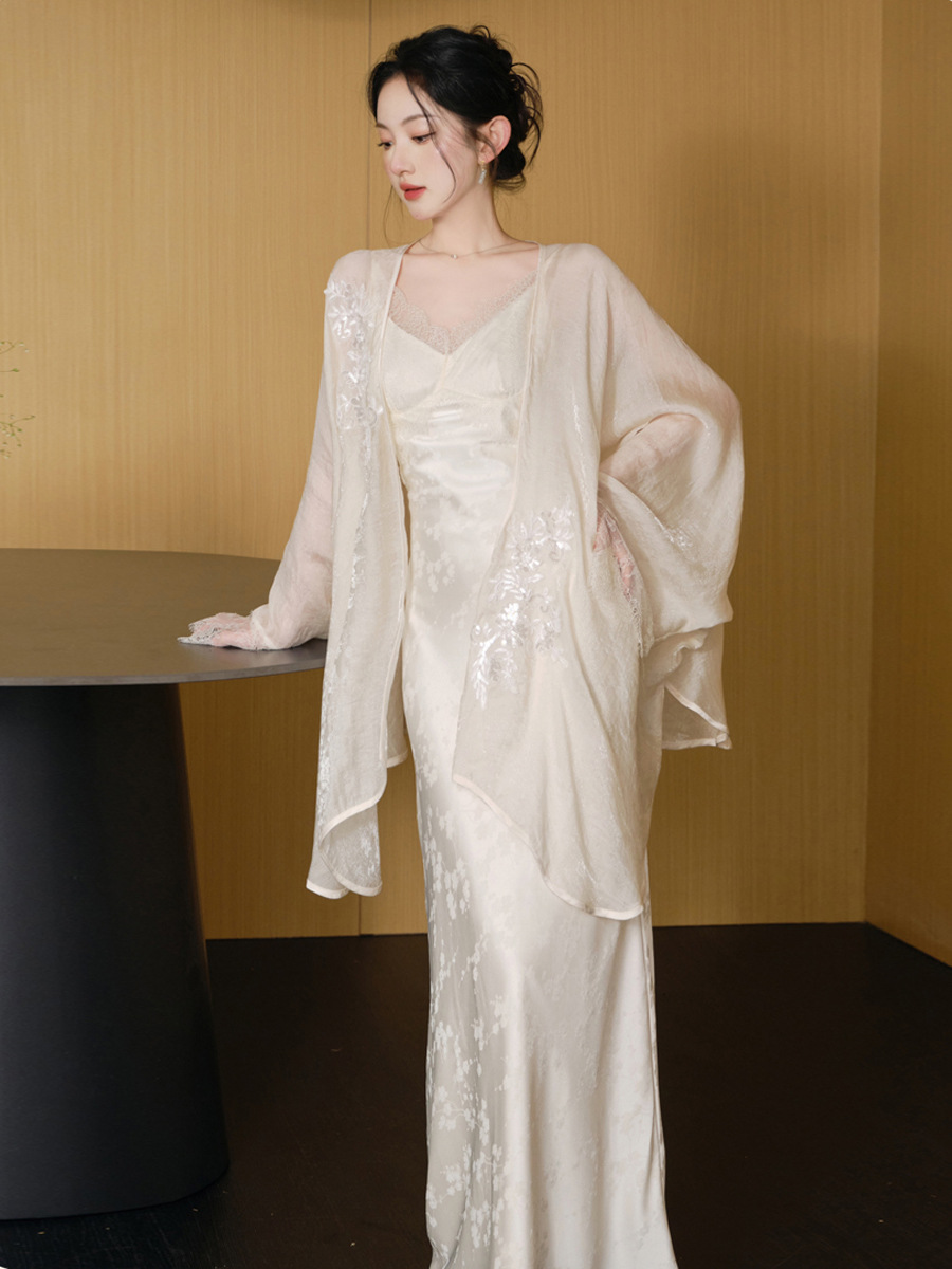 Đầm Lụa Trắng Dáng Dài Vintage Thanh Lịch_thumbnail_2