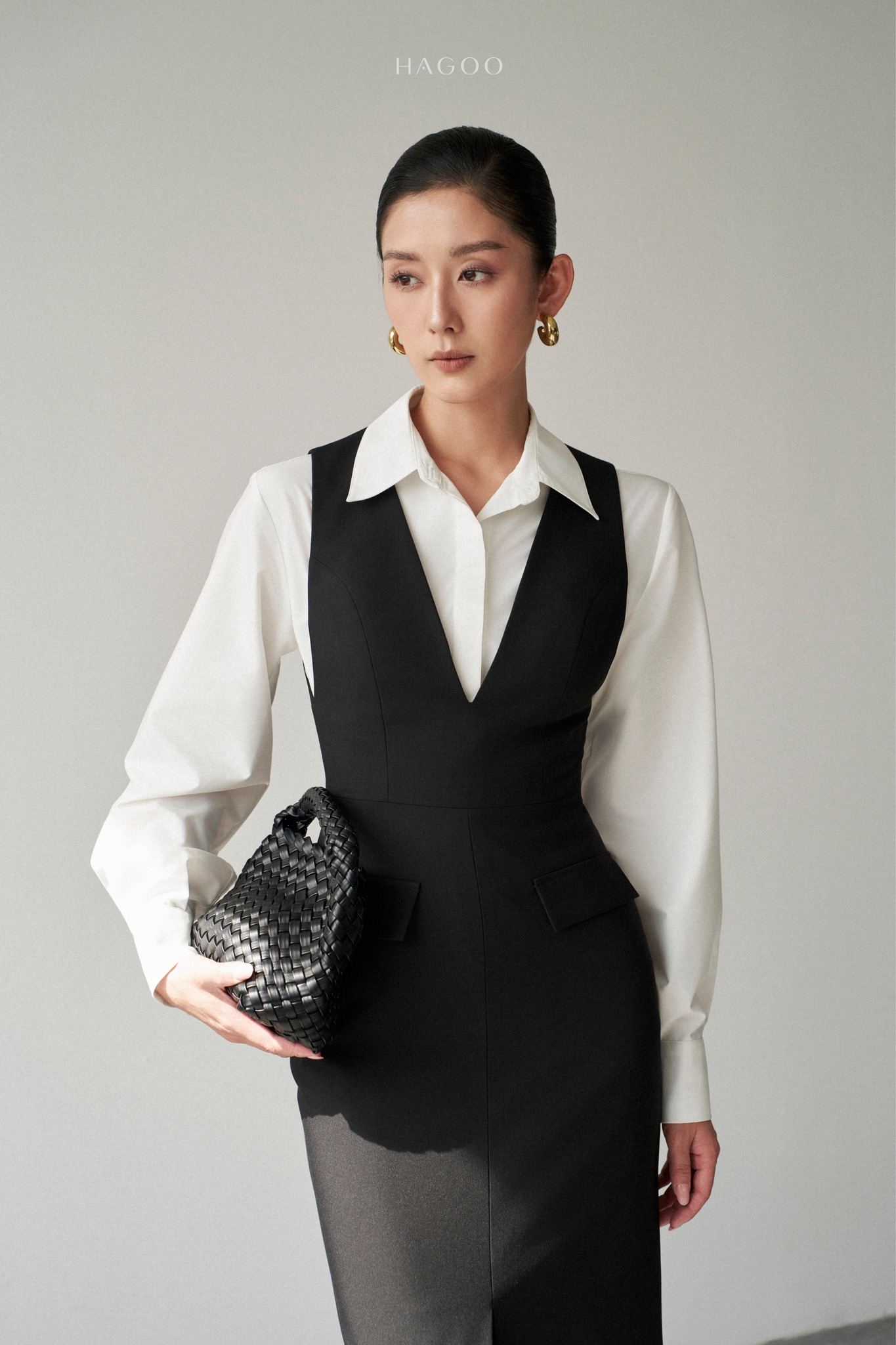 Váy cổ V xẻ sâu HAGOO_thumbnail_3