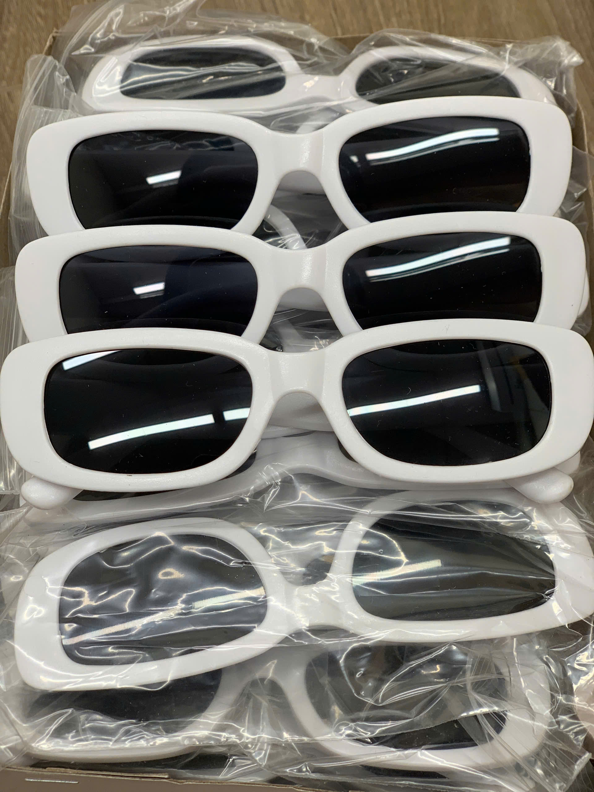 B28 KÍNH VUÔNG THỜI TRANG- PK05