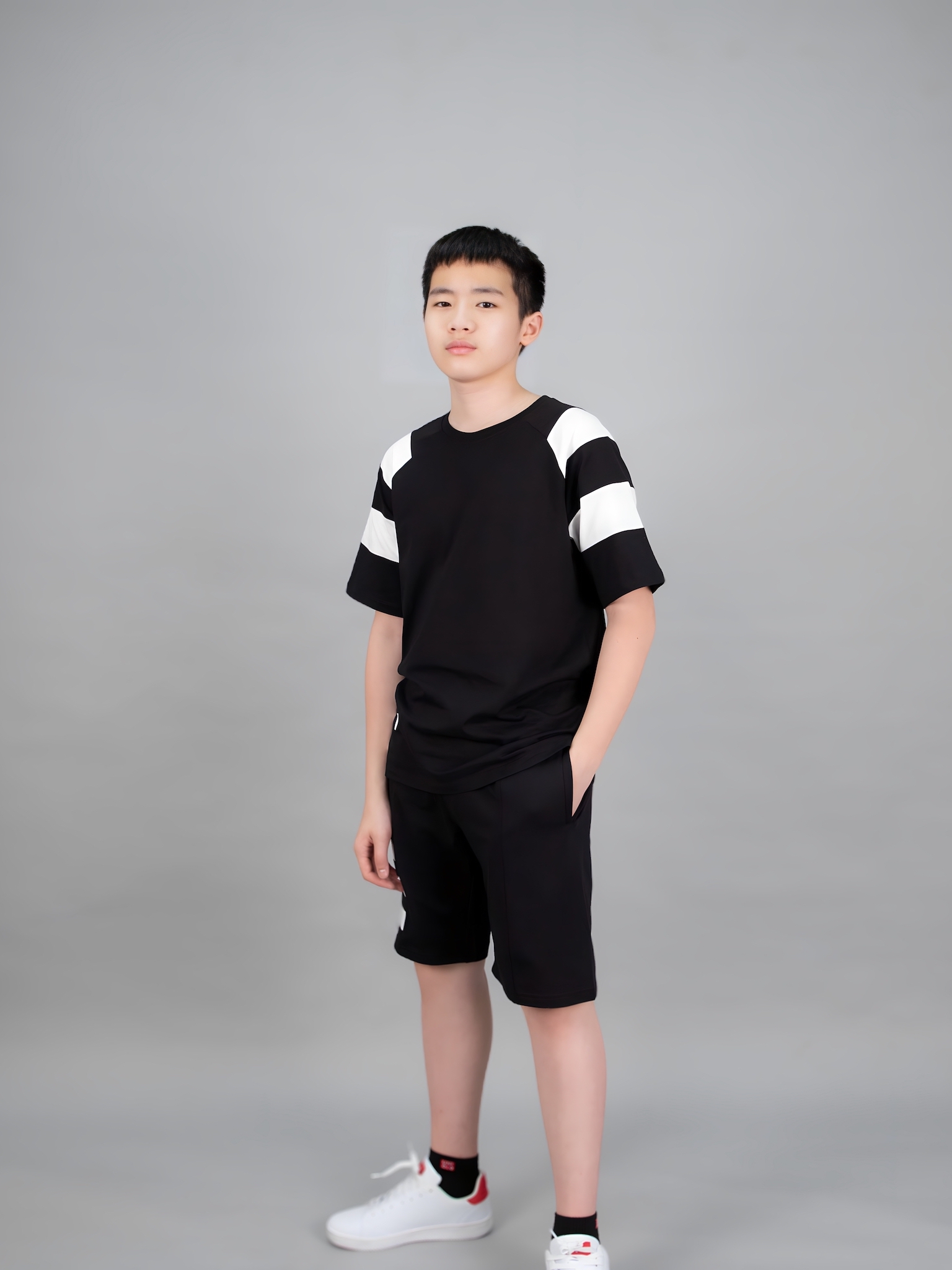 Áo phông đen phối trắng tay in 1'_thumbnail_0