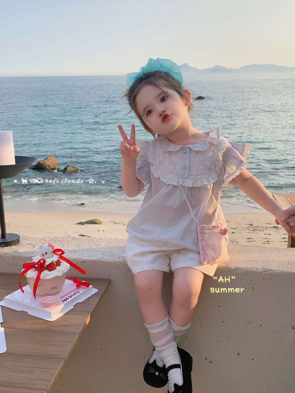 AH10 - Quần short cotton màu kem hãng AH