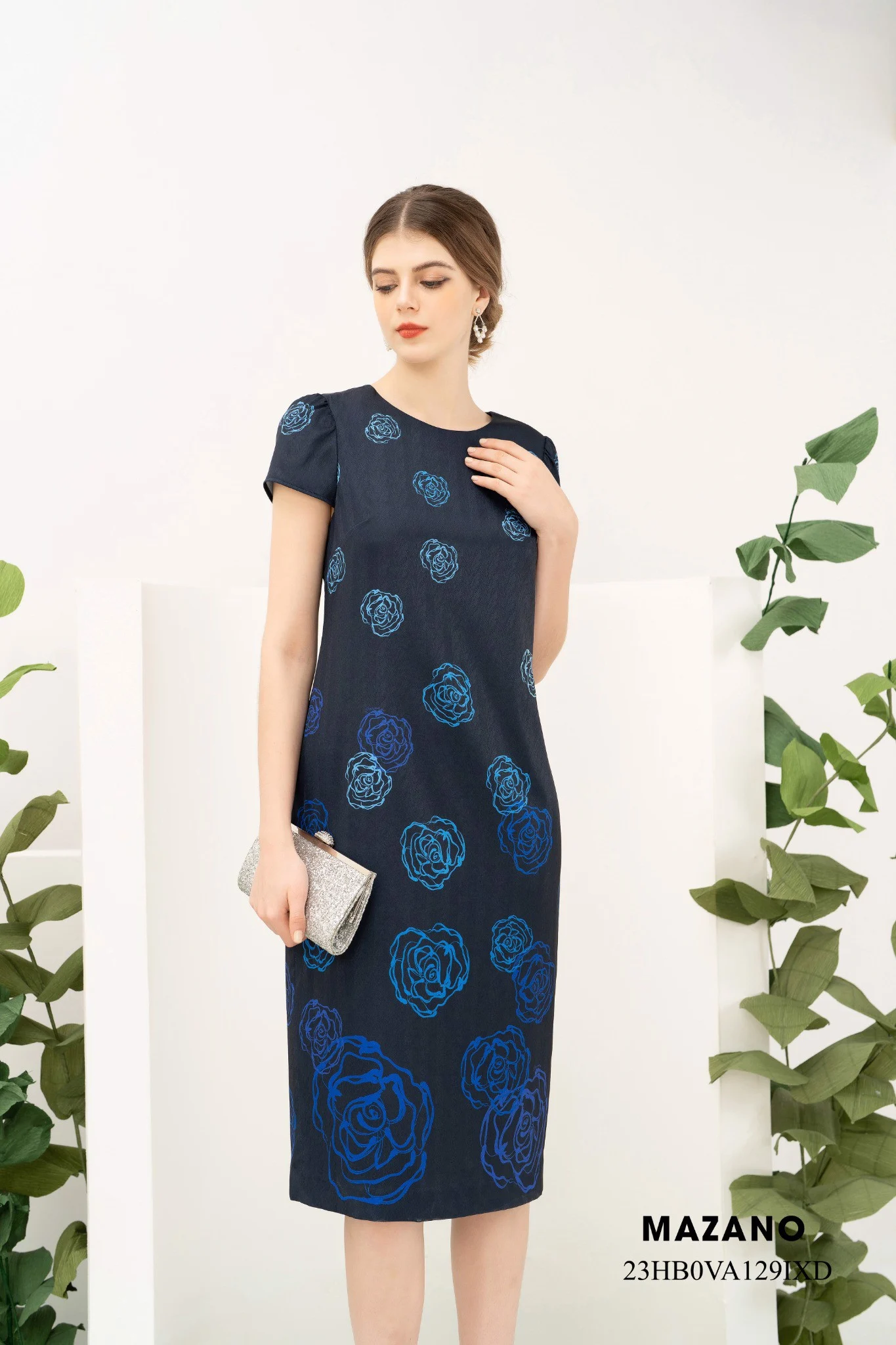 Đầm suông xanh than họa tiết hoa hồng