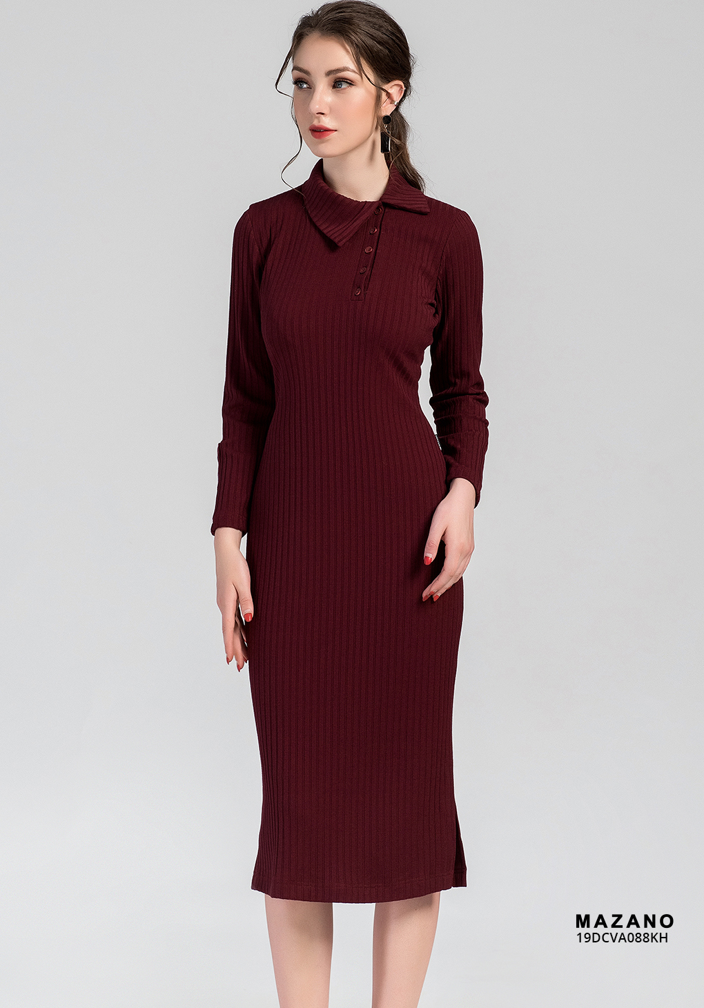 Đầm ôm đỏ cổ cách điệu cúc lệch