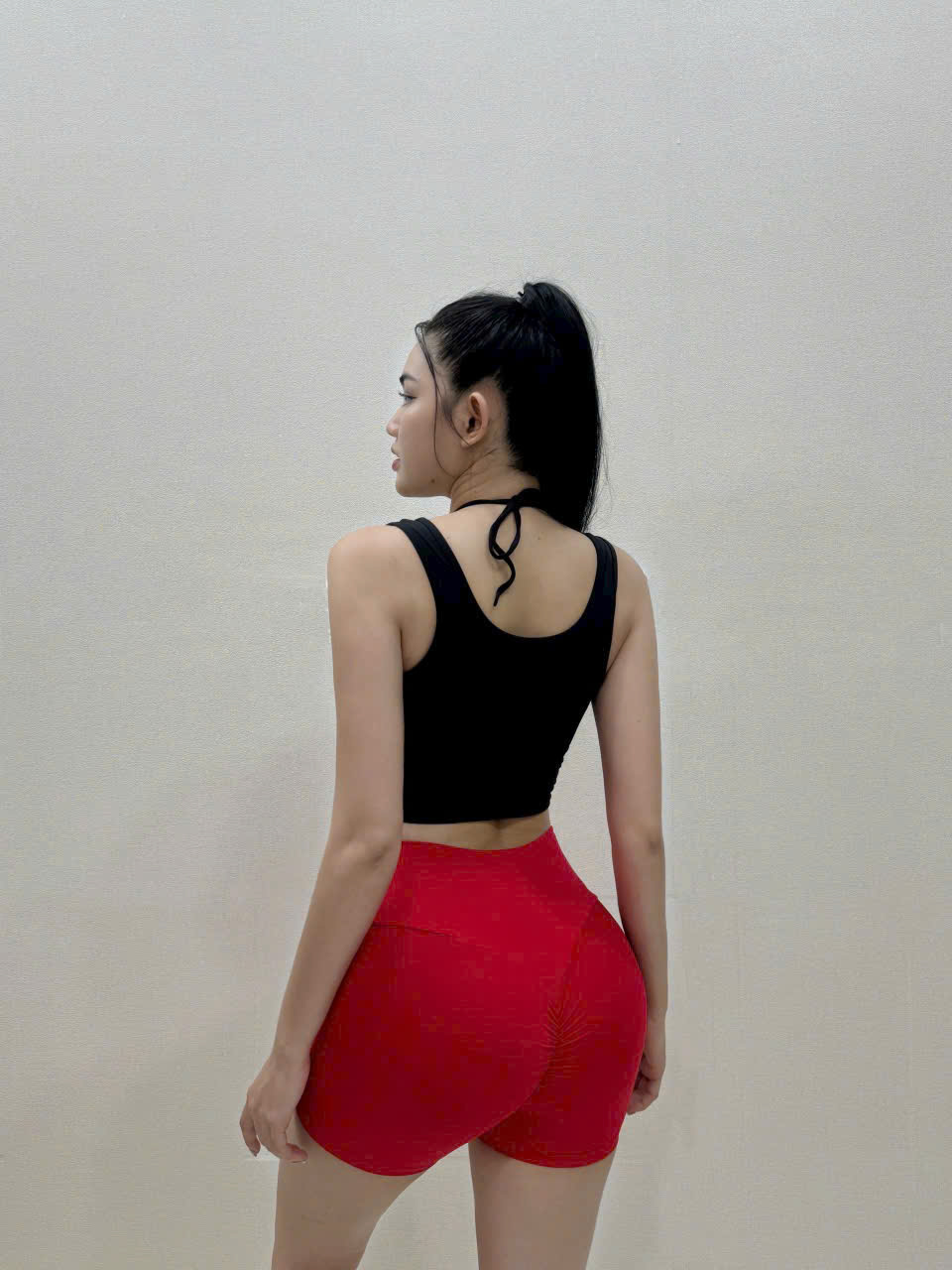 Áo Croptop Thể Thao Sát Nách Cột Dây