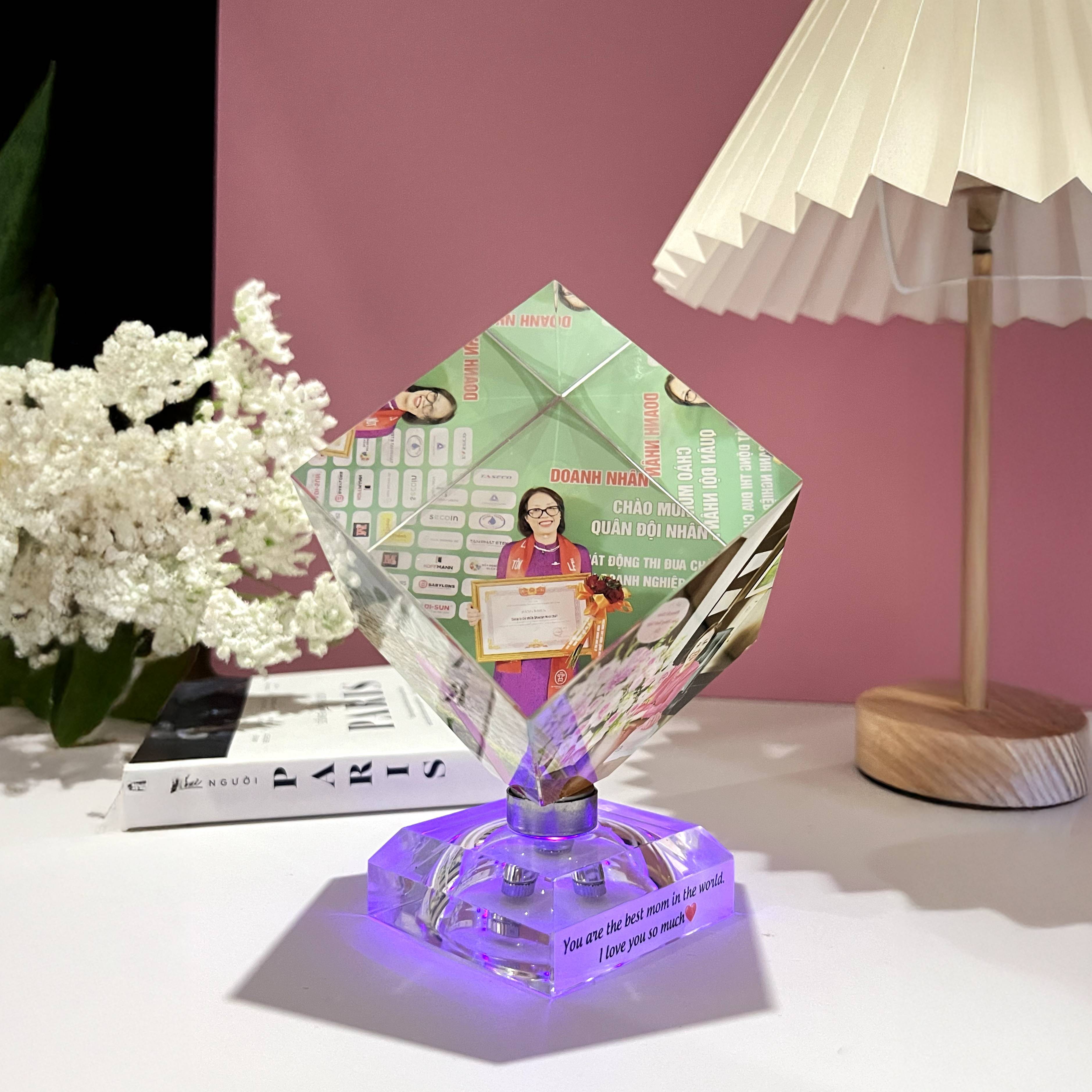 Quà 20/10 sang trọng – Pha lê lập phương in ảnh cá nhân hóa, món quà ý nghĩa dành tặng cô giáo, mẹ, vợ, bạn gái_thumbnail_6