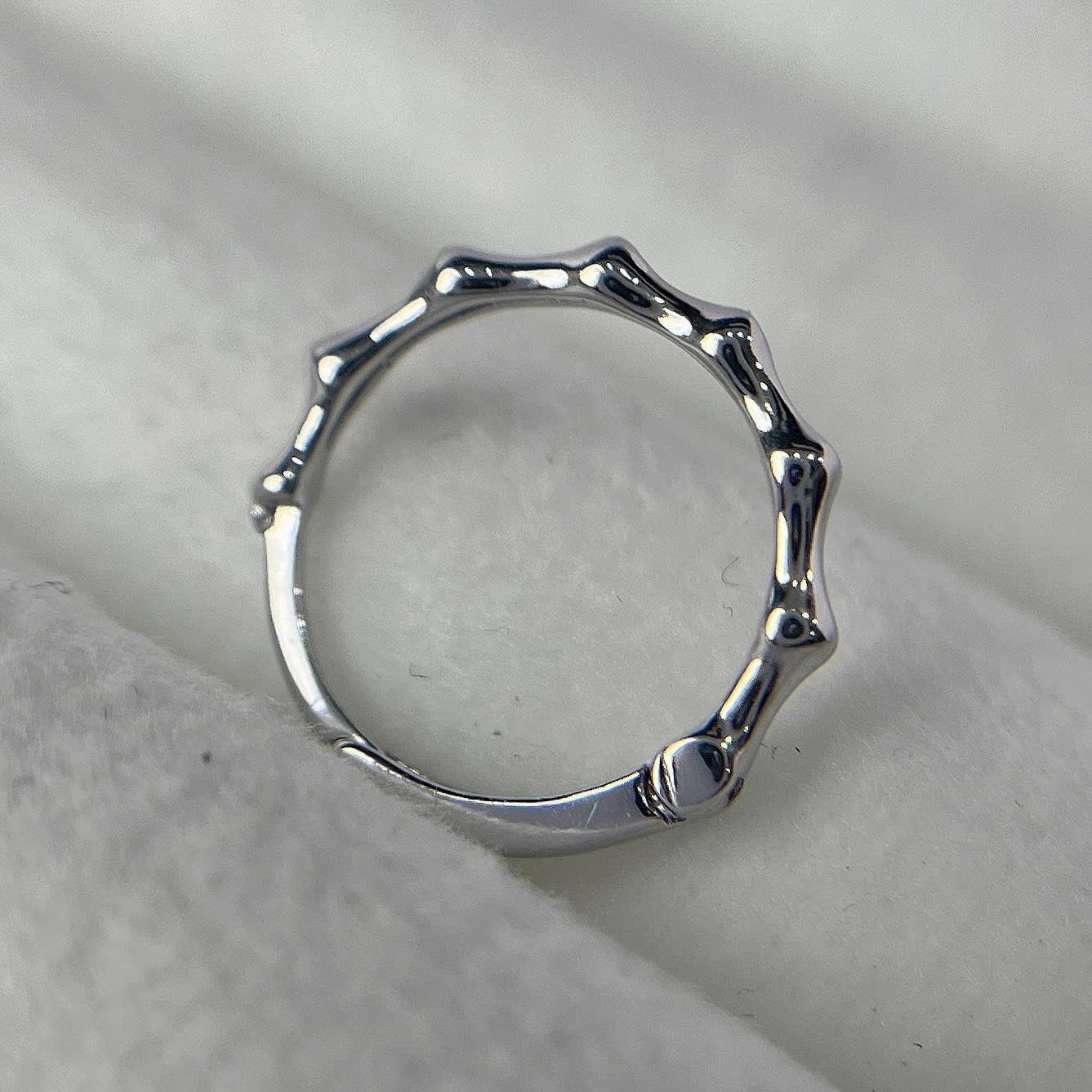 Khuyên vòng bạc xi kim nhọn