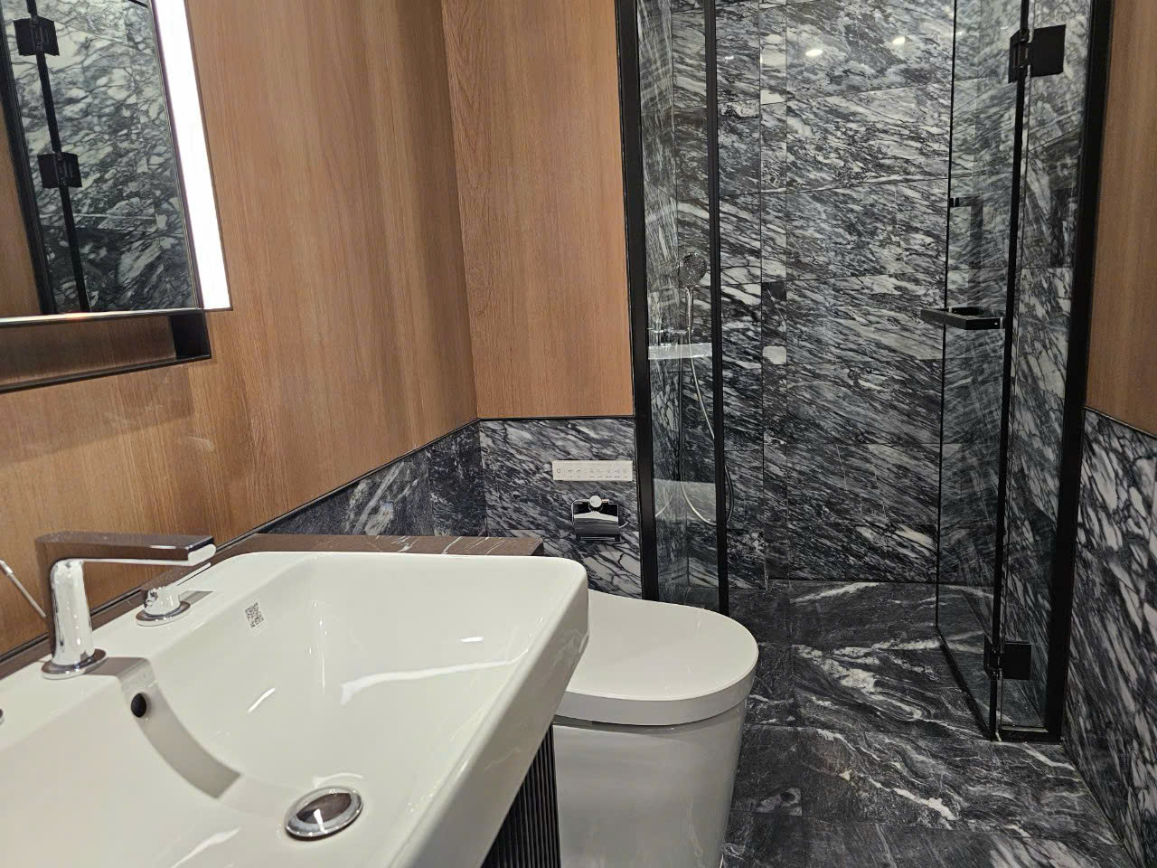 Nhà đẹp, giá tốt - Update giỏ hàng mới cho thuê căn hộ 3PN, tầng cao view thoáng tại Lumiere Riverside_thumbnail_12